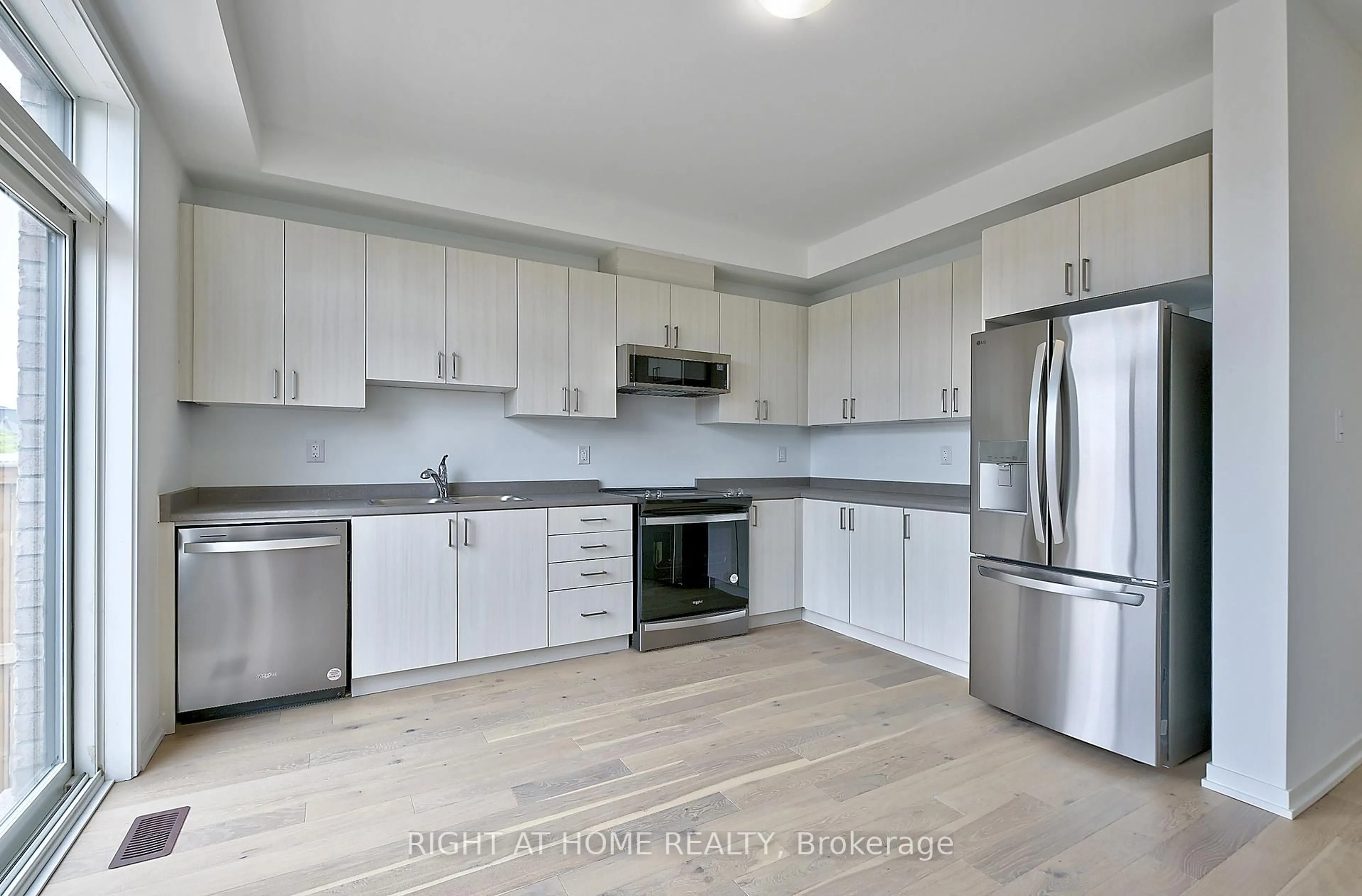 Open concept kitchen, unknown for 219 Monarch Ave, Ajax Ontario L1S 7M3