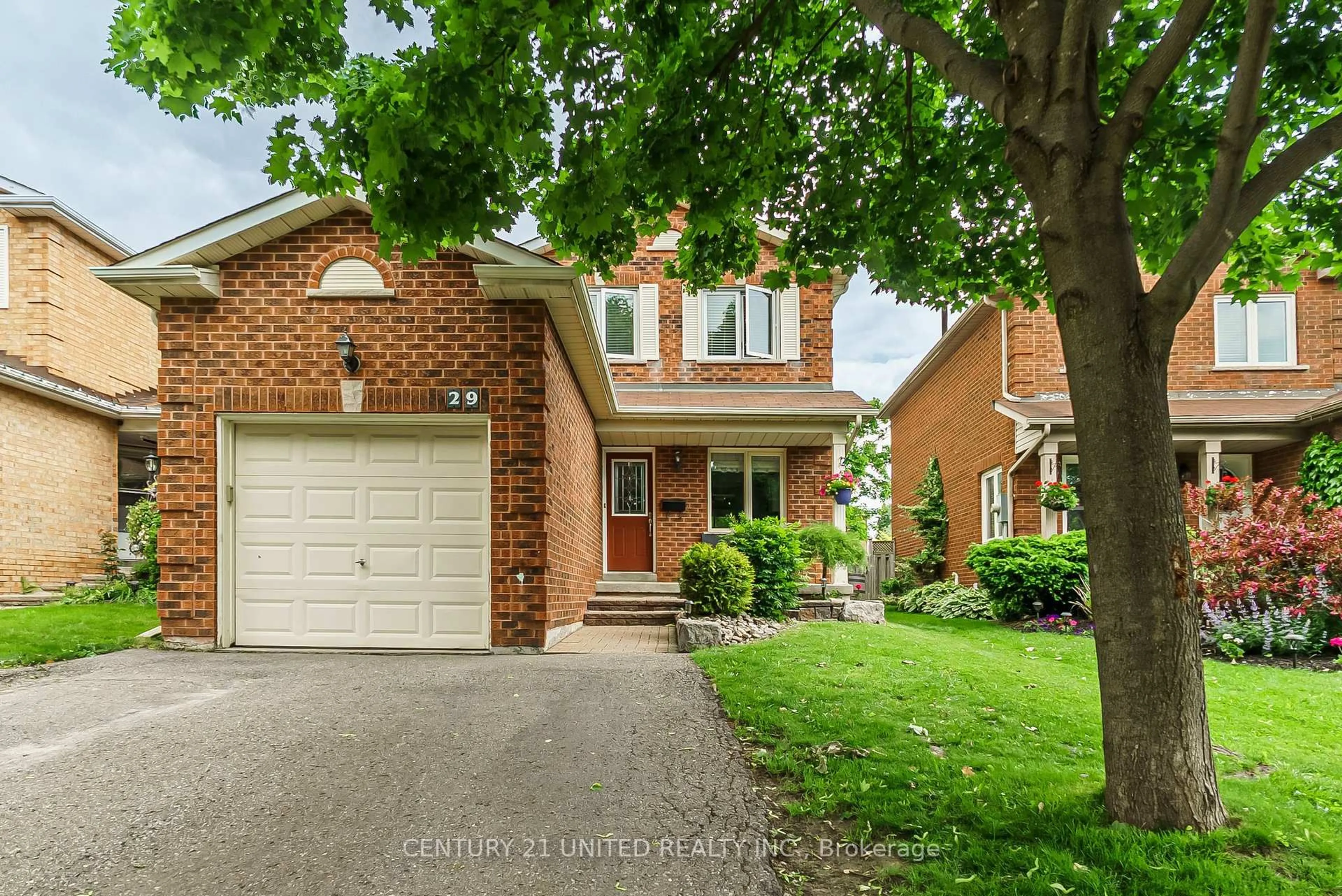 Home with brick exterior material, street for 29 Wrenn Blvd, Clarington Ontario L1C 4N1
