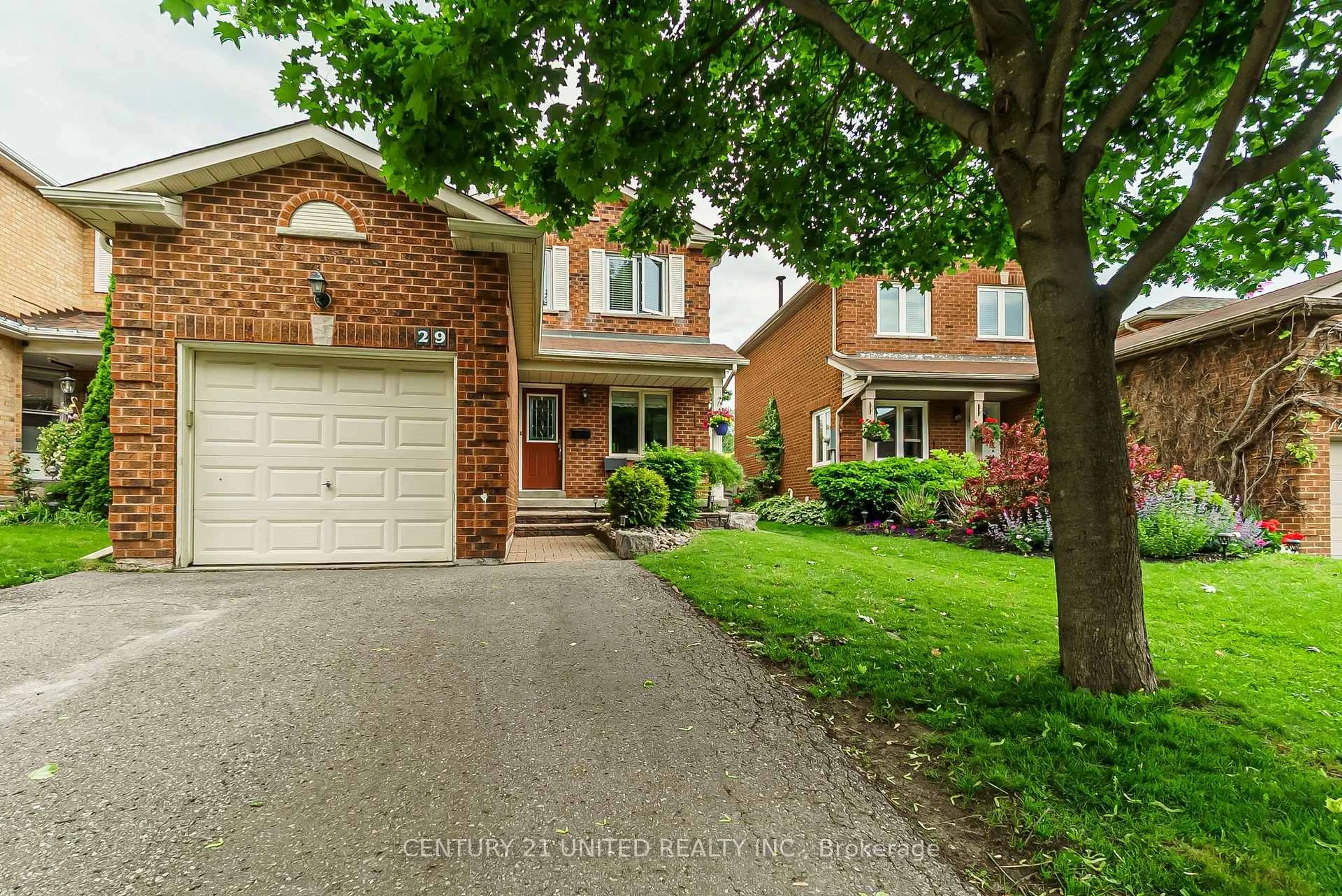 Home with brick exterior material, street for 29 Wrenn Blvd, Clarington Ontario L1C 4N1