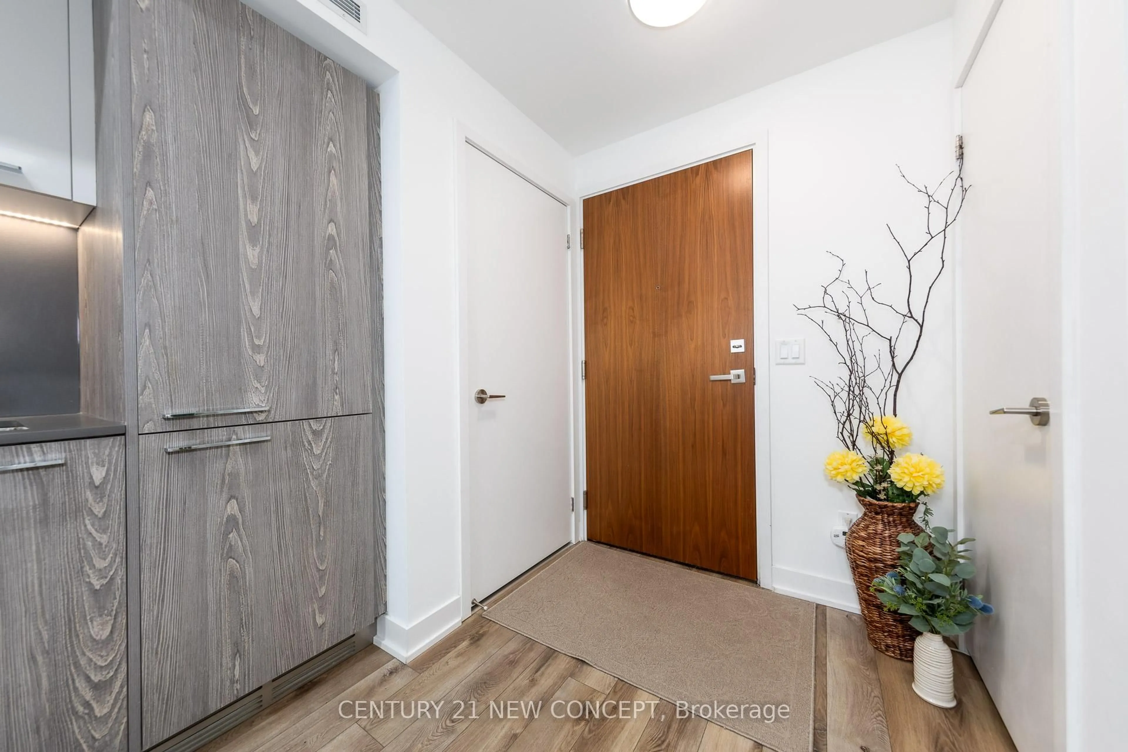 Indoor entryway for 30 Baseball Pl #518, Toronto Ontario M4M 0E8