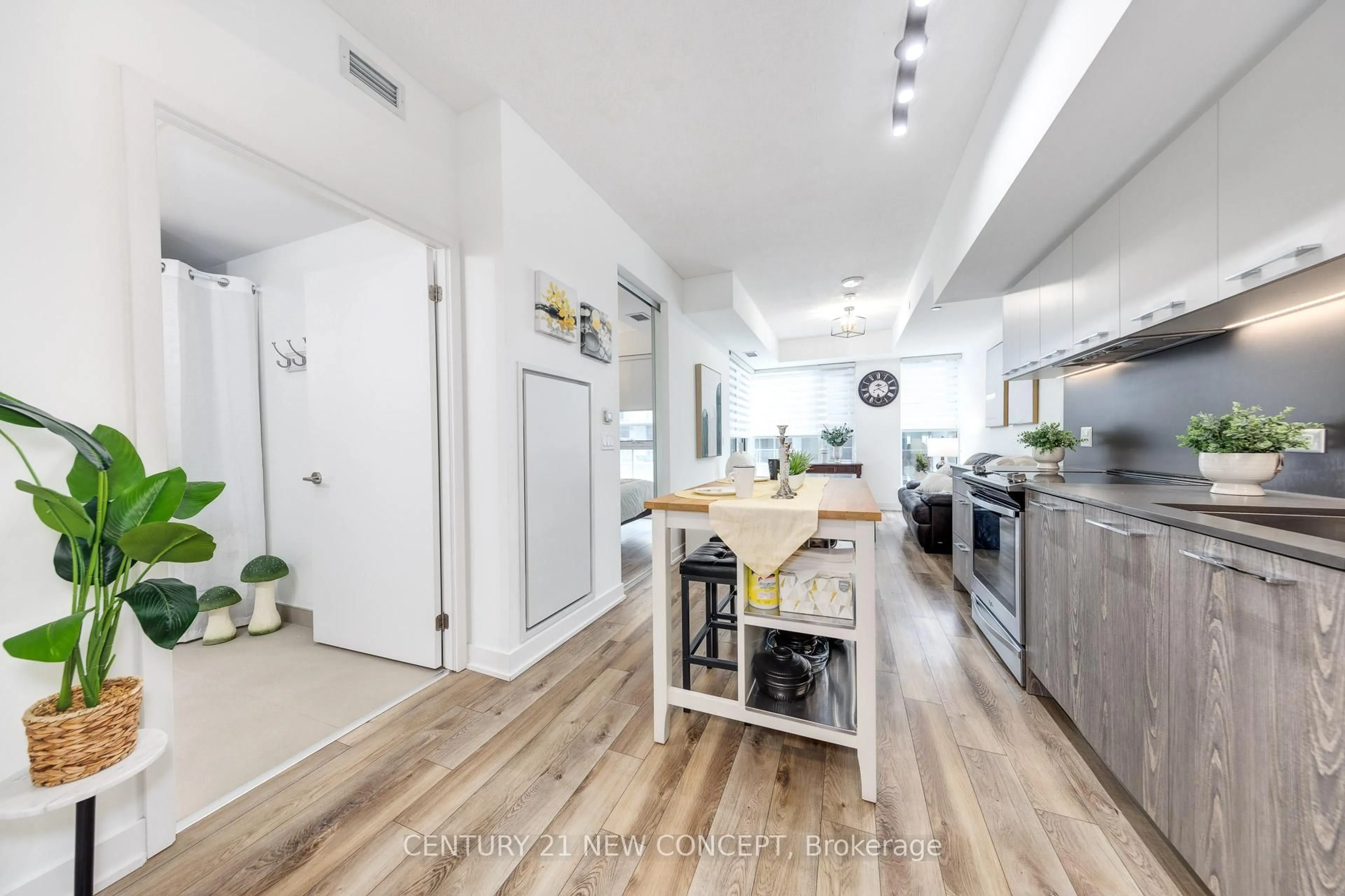 Open concept kitchen, unknown for 30 Baseball Pl #518, Toronto Ontario M4M 0E8