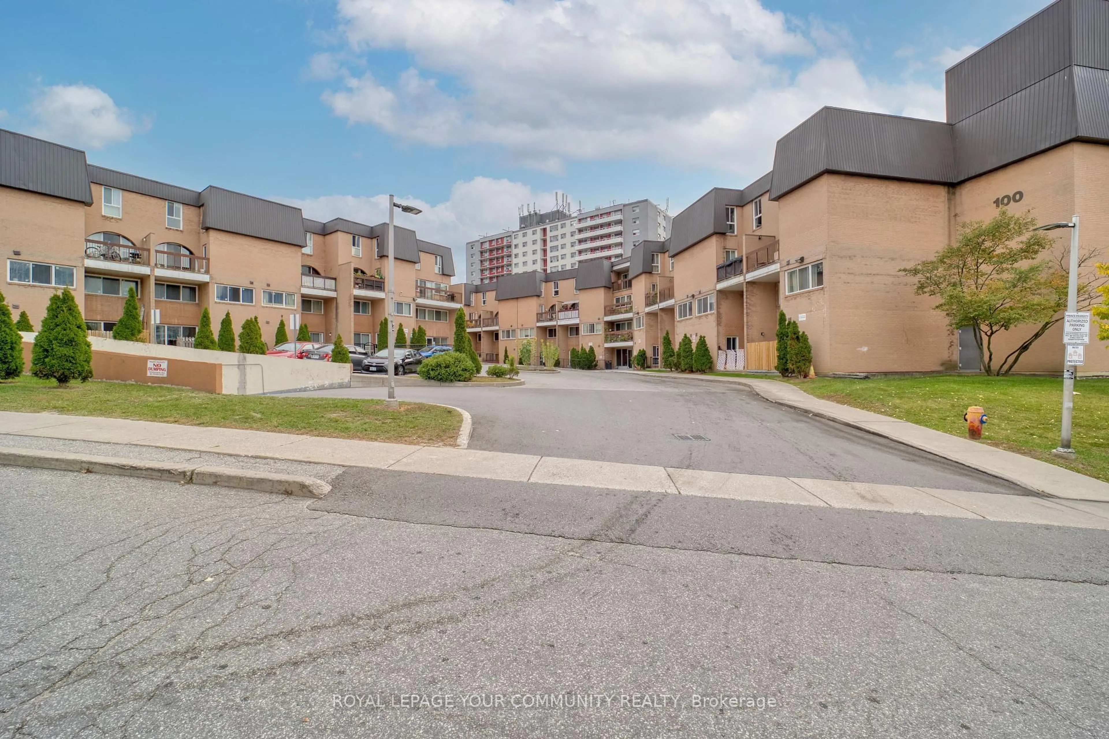 Patio, street for 100 Mornelle Crt #1006, Toronto Ontario M1E 4X2