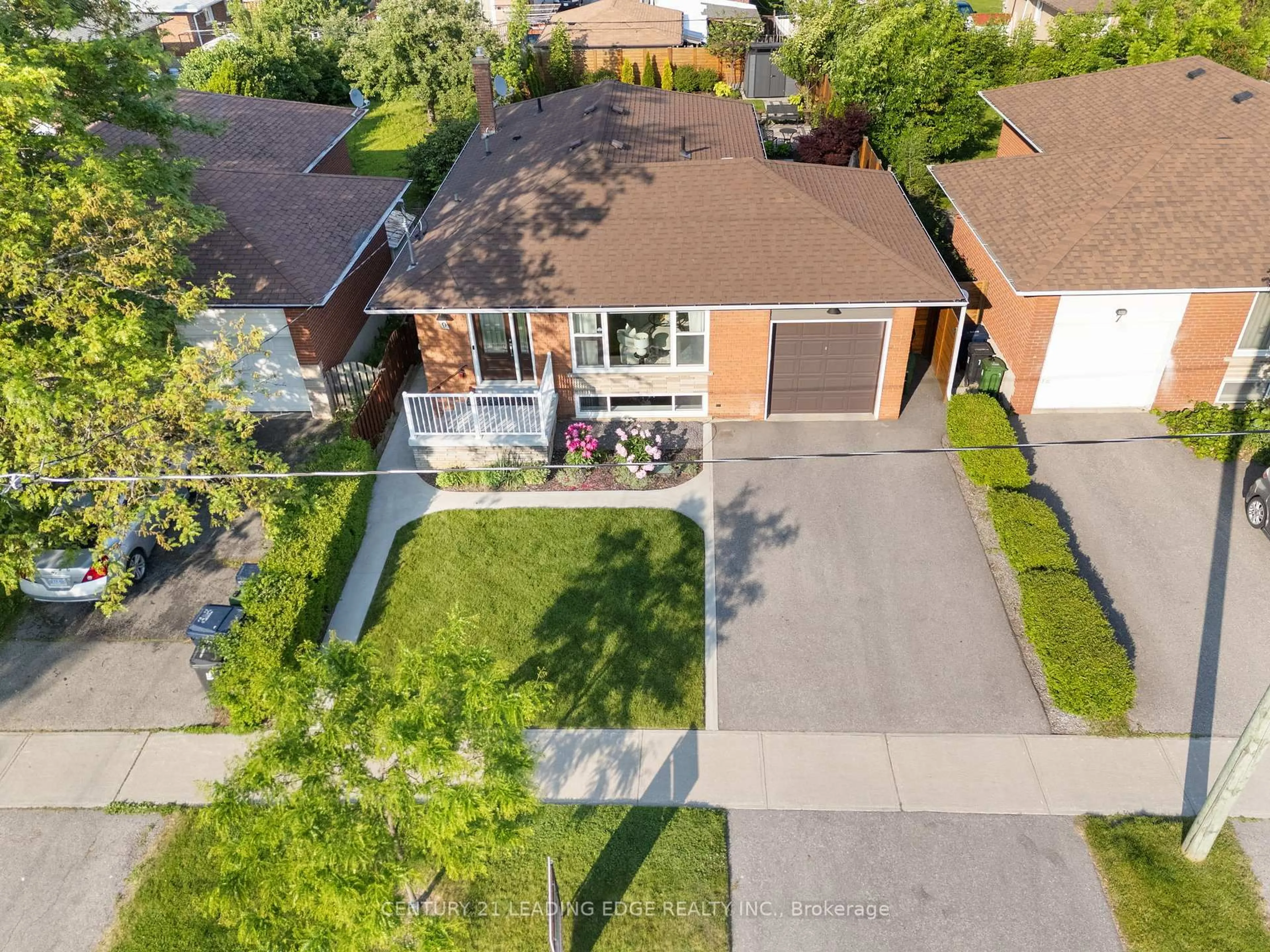 A pic from outside/outdoor area/front of a property/back of a property/a pic from drone, street for 9 Neddie Dr, Toronto Ontario M1T 2S9