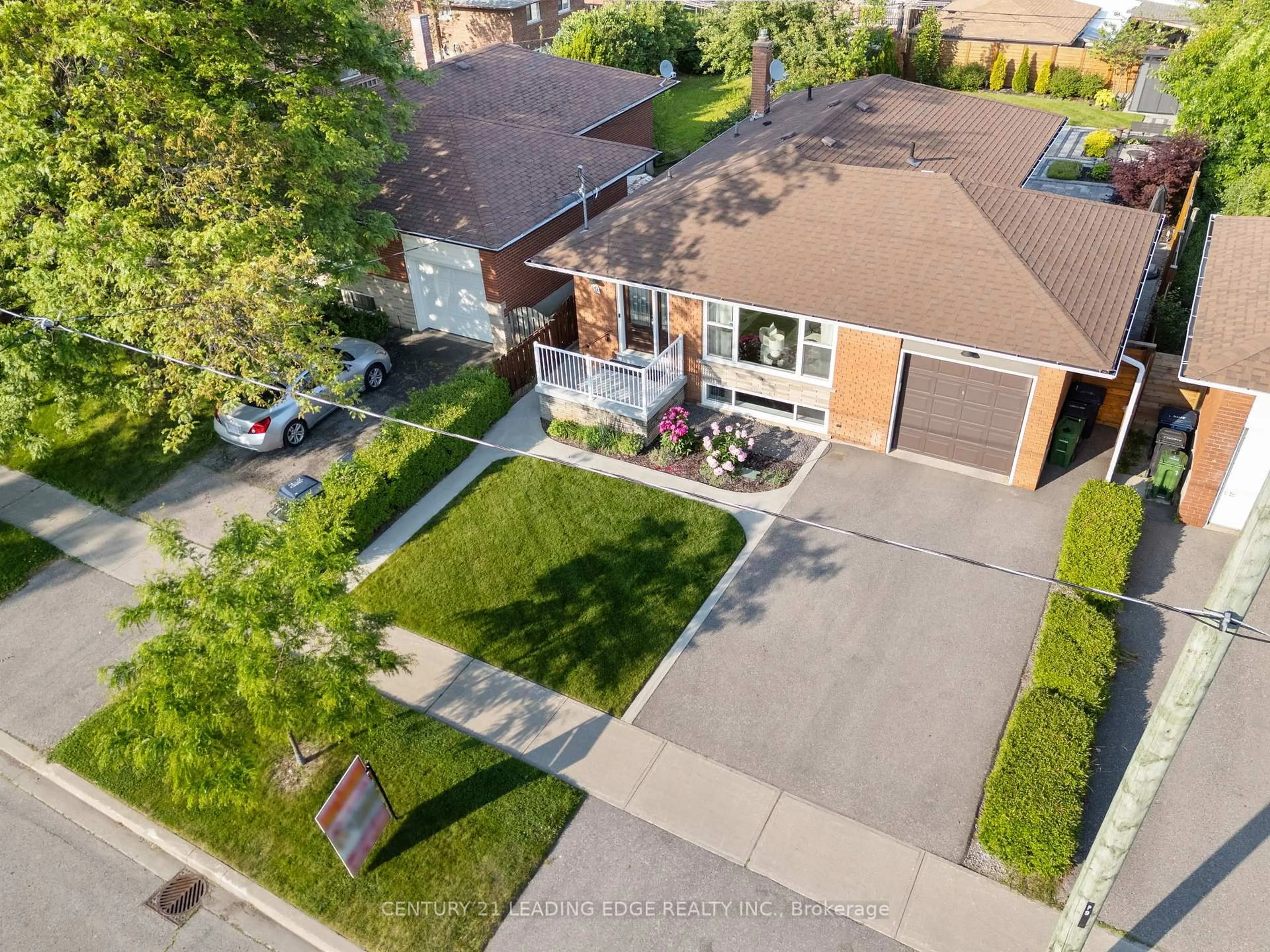 A pic from outside/outdoor area/front of a property/back of a property/a pic from drone, street for 9 Neddie Dr, Toronto Ontario M1T 2S9
