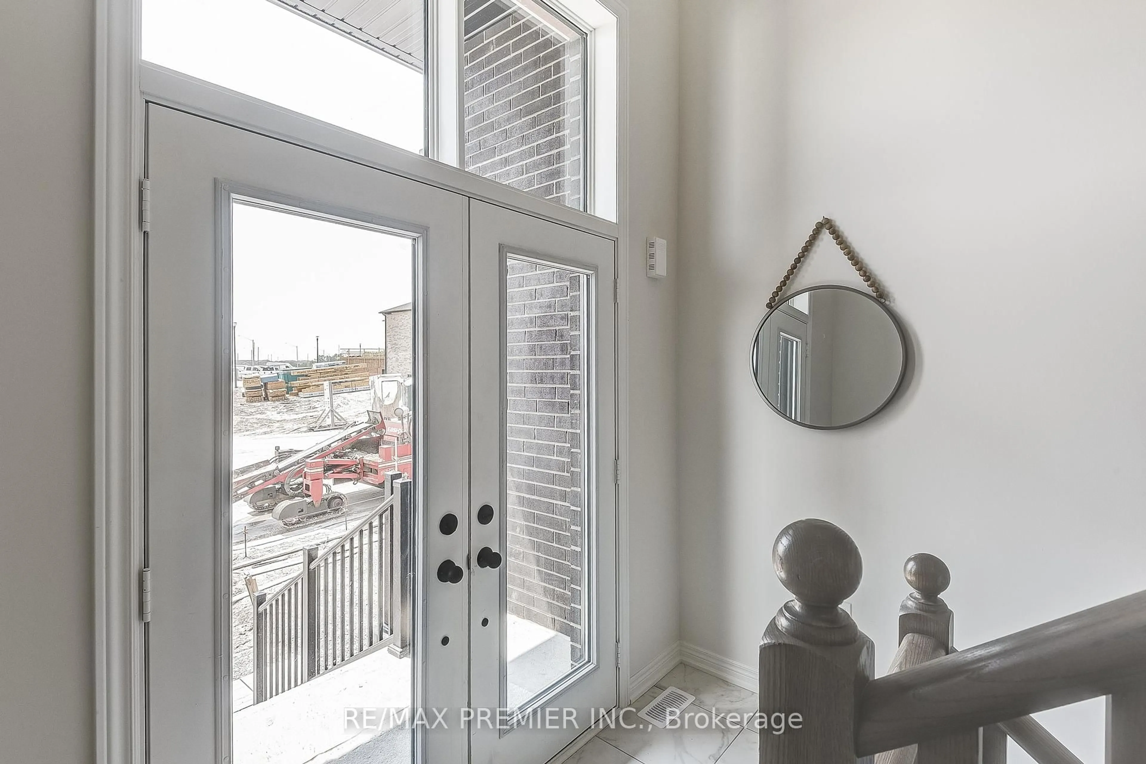 Indoor entryway for 1274 Talisman Manr, Pickering Ontario L1X 0R7