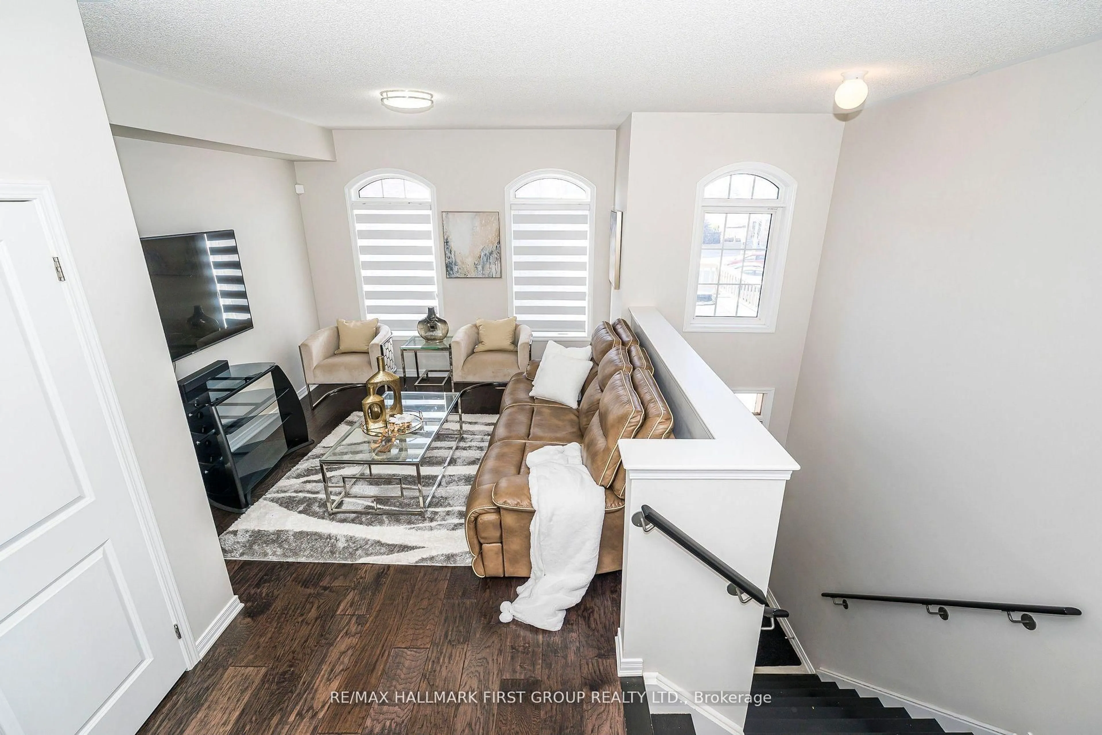 Living room with furniture, unknown for 11 Graywardine Lane, Ajax Ontario L1Z 0R9
