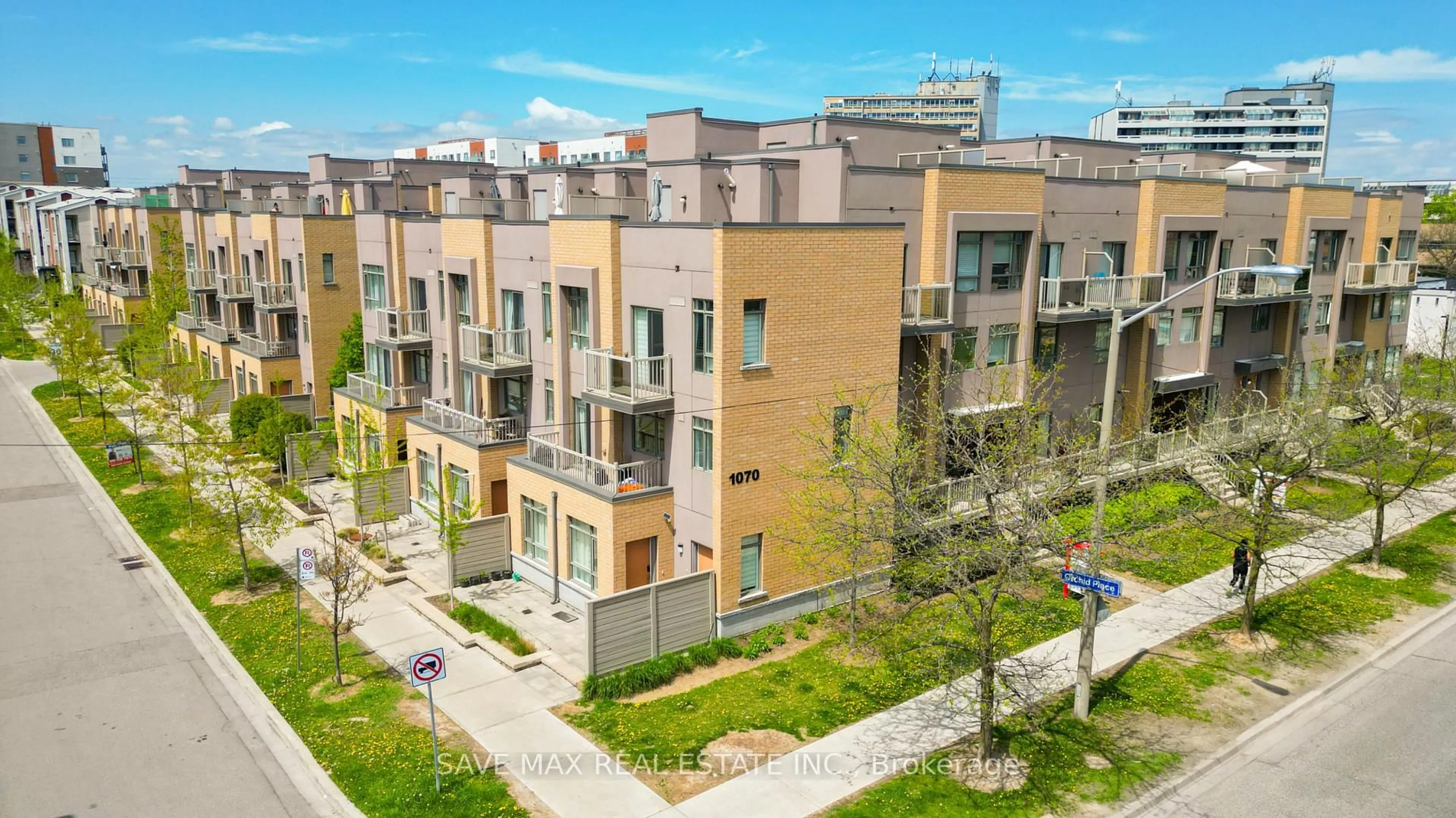 A pic from outside/outdoor area/front of a property/back of a property/a pic from drone, city buildings view from balcony for 1070 Progress Ave #204, Toronto Ontario M1B 0C5