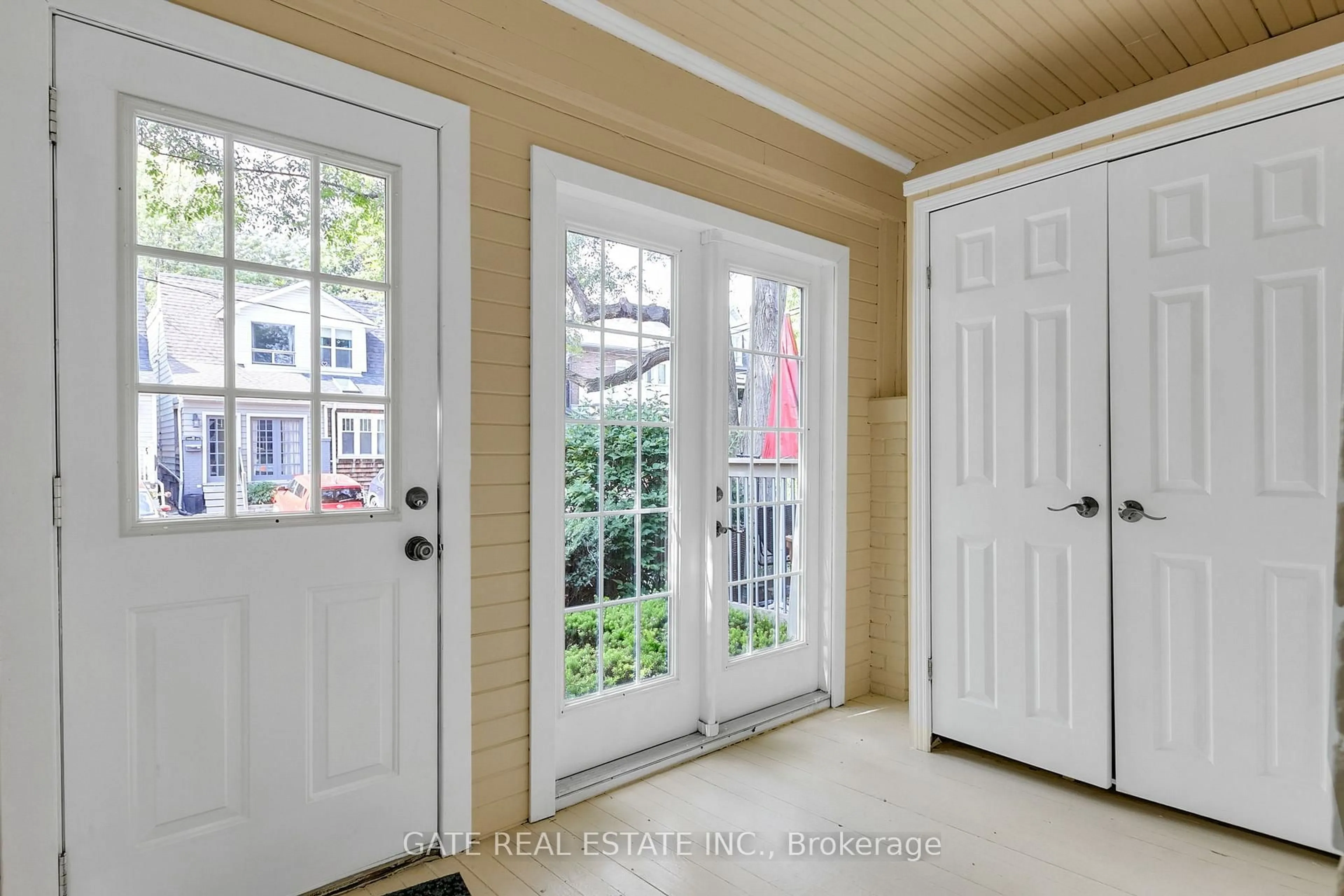 Indoor entryway for 3 Norway Ave, Toronto Ontario M4L 1P7