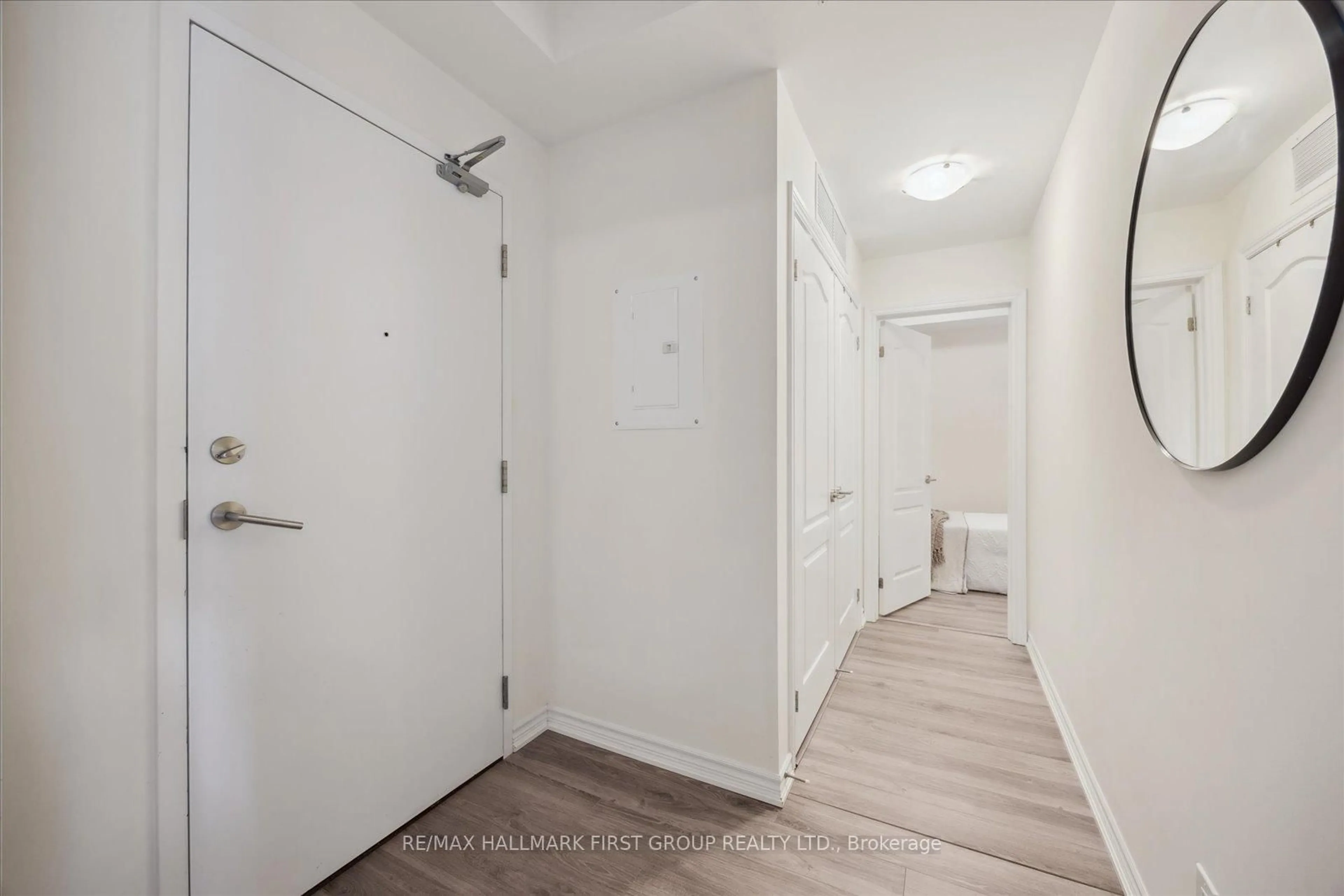 Indoor entryway for 670 Gordon St #402, Whitby Ontario L1N 9X4