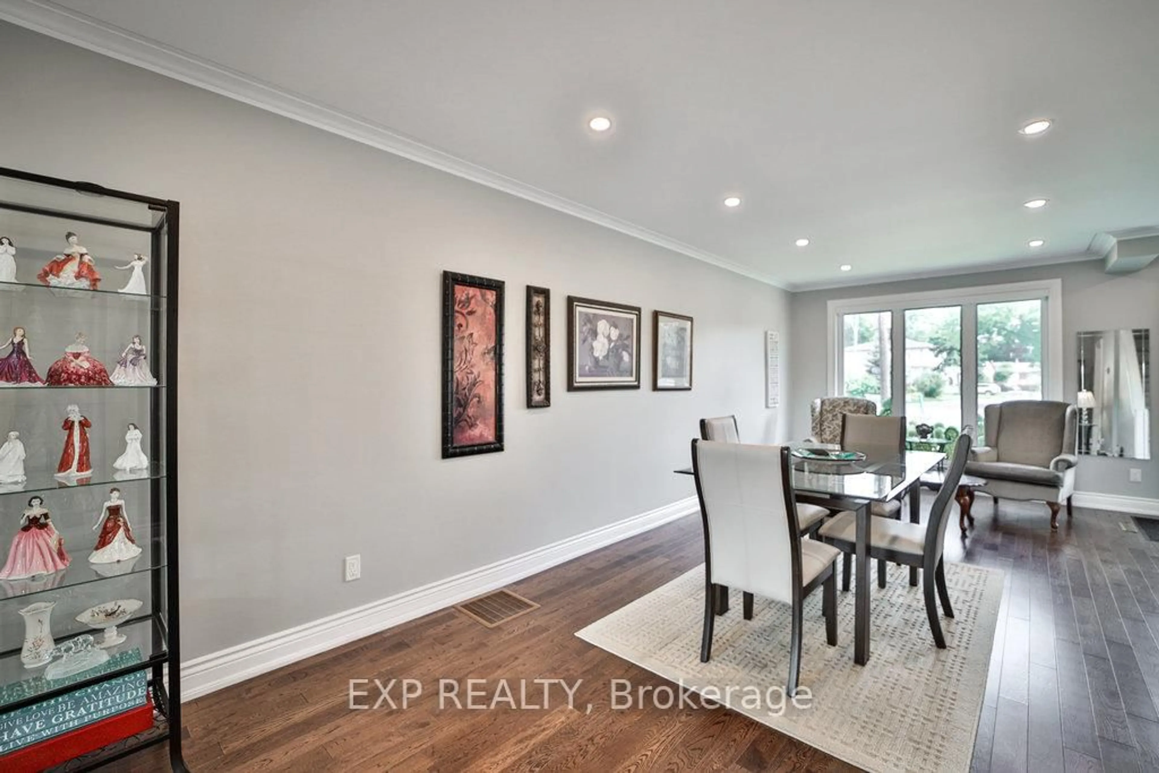 Dining room, wood/laminate floor for 42 Tower Dr, Toronto Ontario M1R 3N9