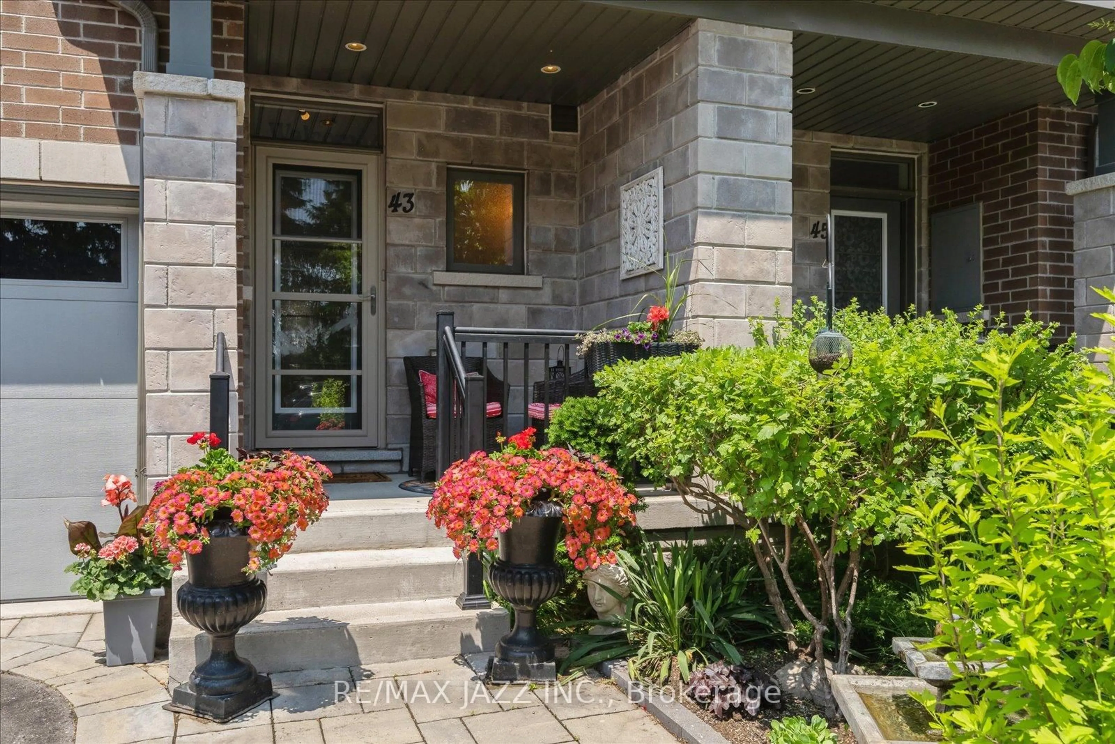 Unknown for 43 Longshore Way, Whitby Ontario L1N 0M1