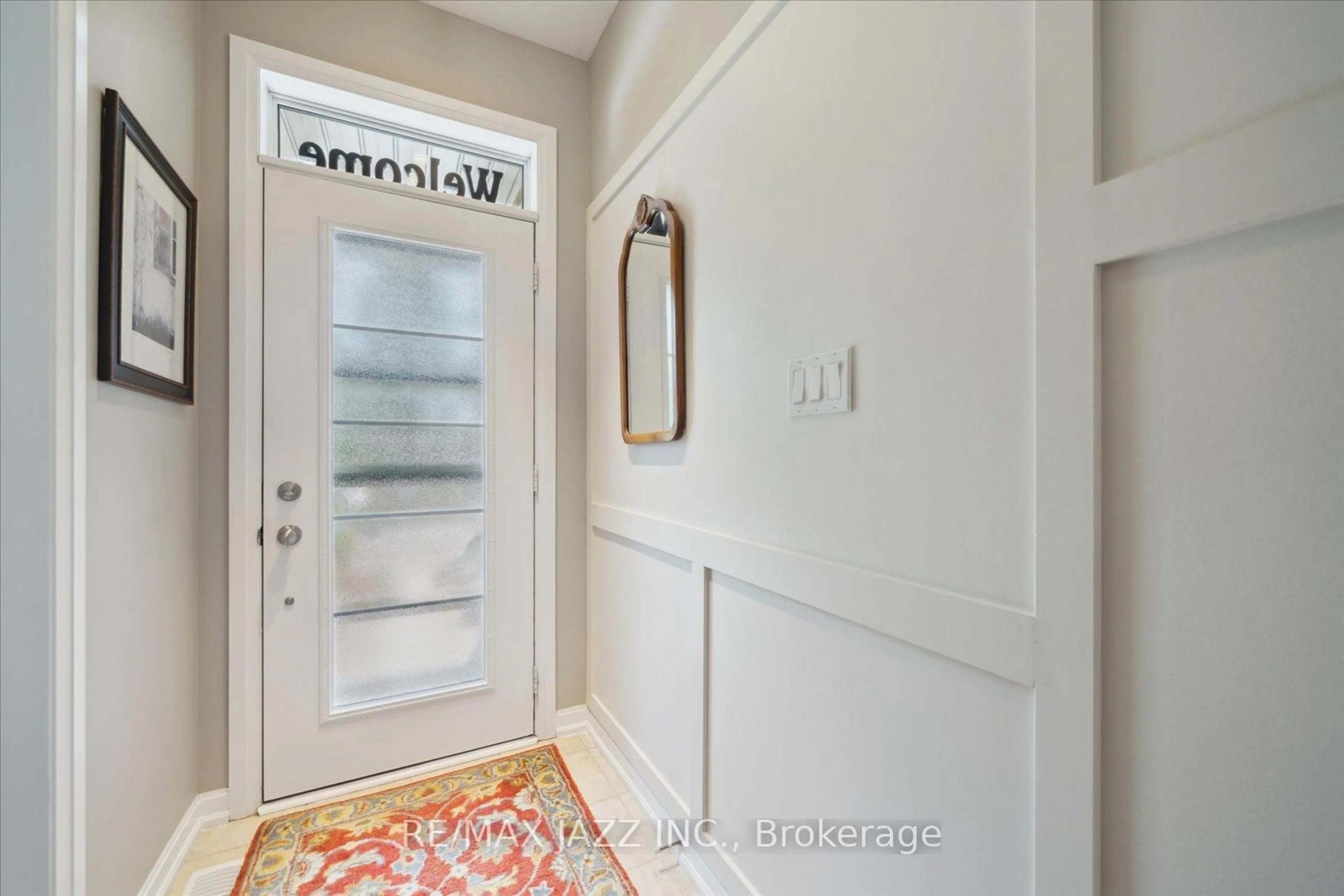 Indoor entryway for 43 Longshore Way, Whitby Ontario L1N 0M1