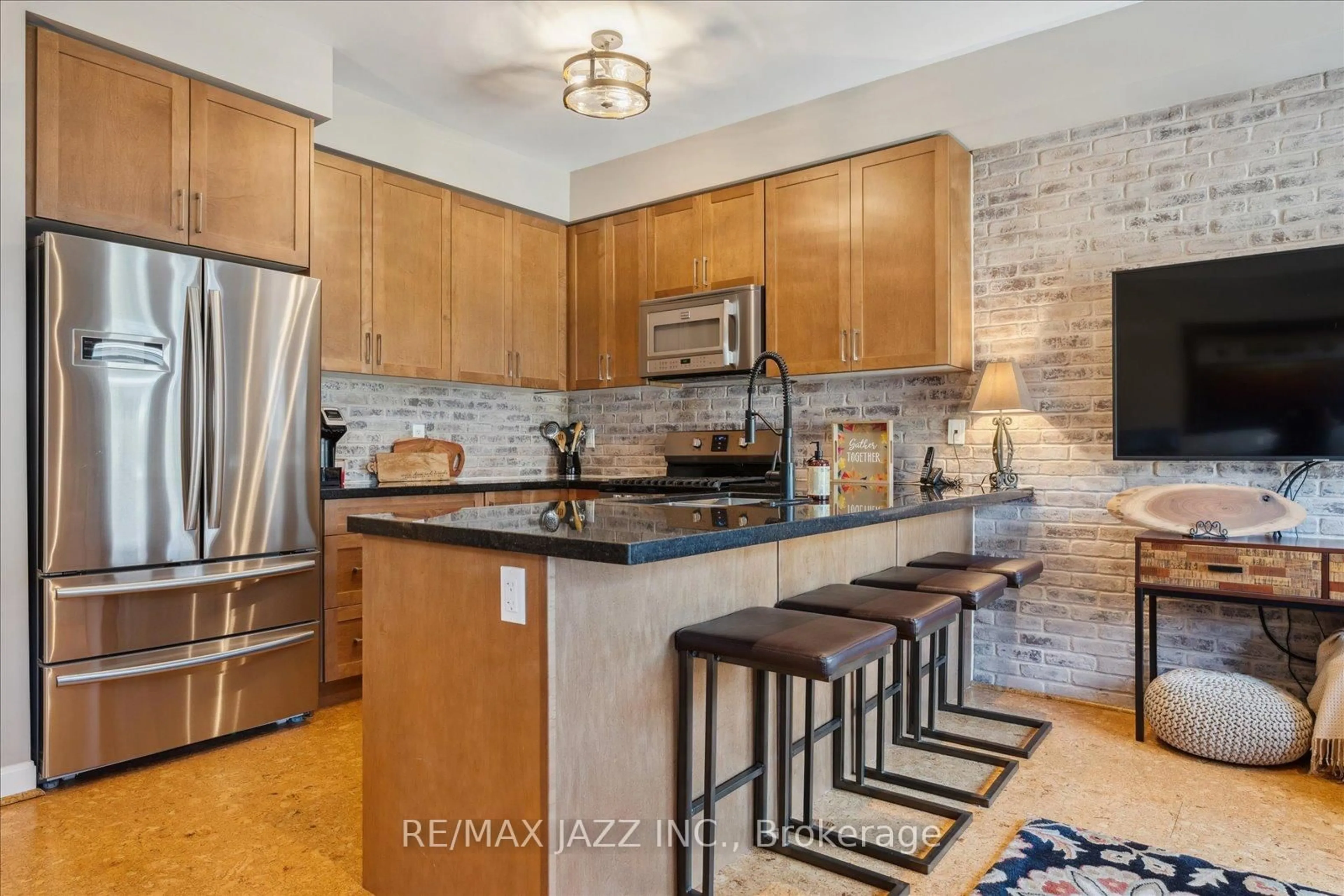 Unknown for 43 Longshore Way, Whitby Ontario L1N 0M1