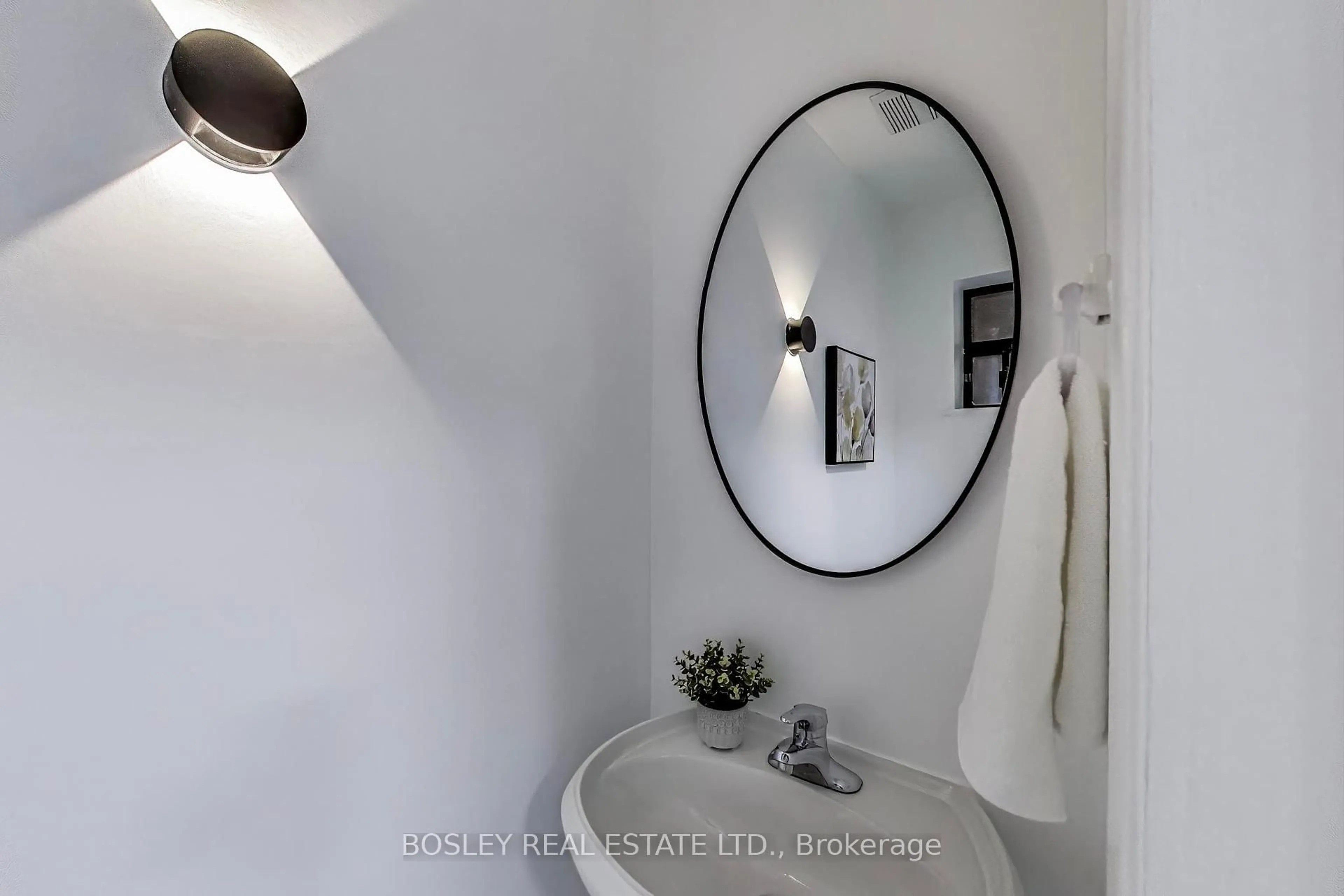 Contemporary bathroom, ceramic/tile floor for 26 Livingston Rd #85, Toronto Ontario M1E 4S4