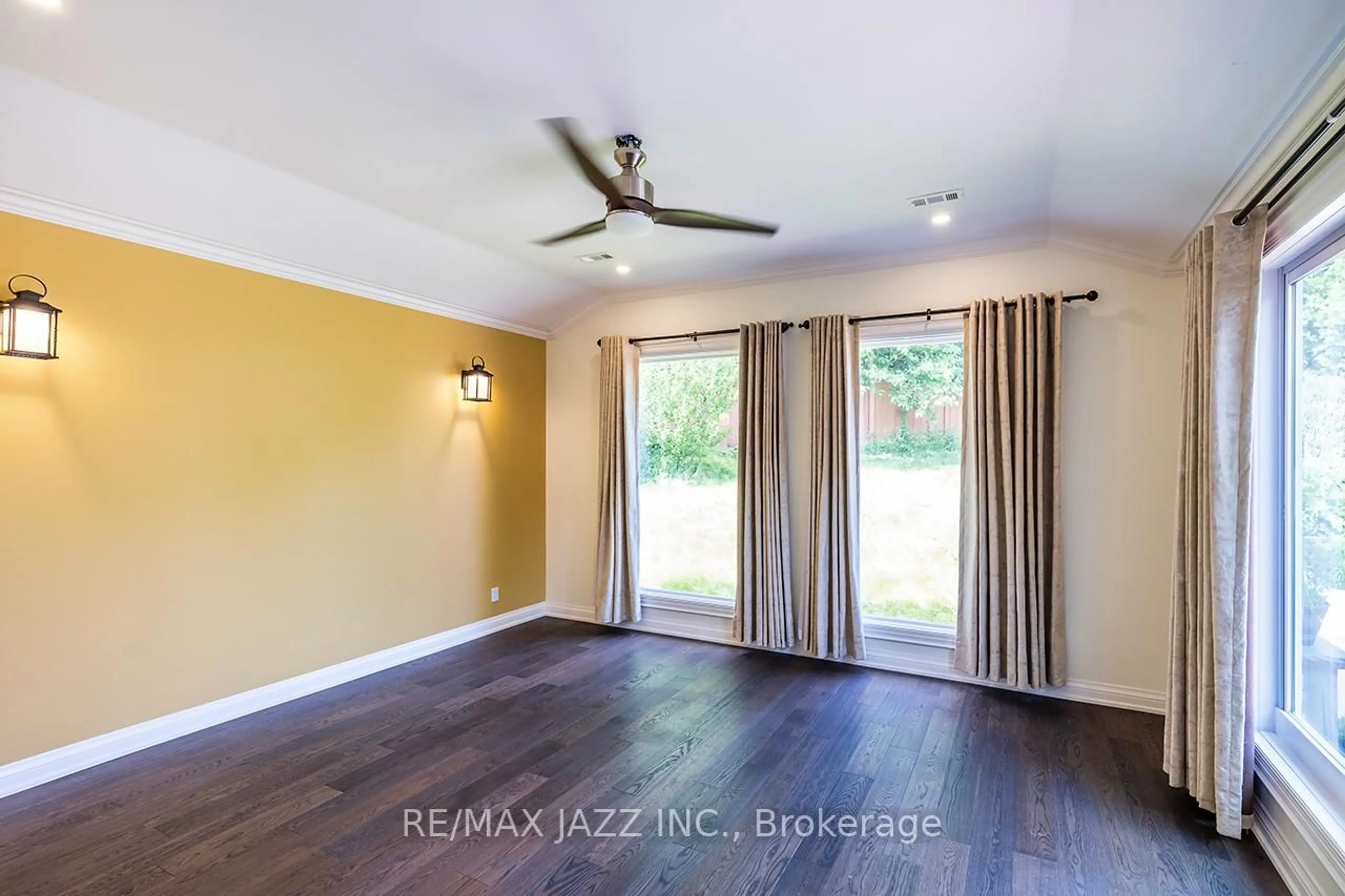 A pic of a room for 633 Pinewood St, Oshawa Ontario L1G 2S2