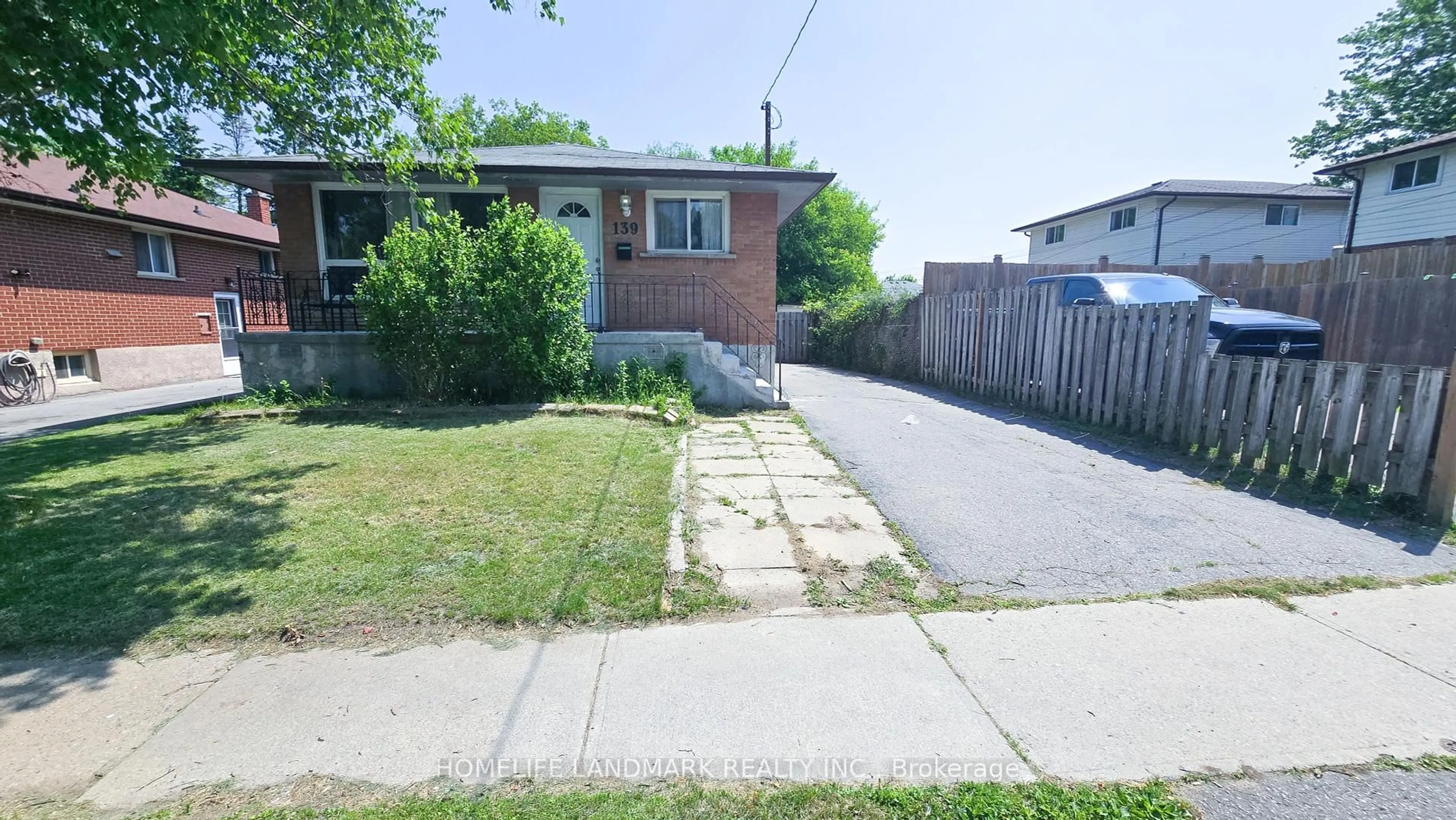 Unknown for 139 Cabot St, Oshawa Ontario L1J 5R8