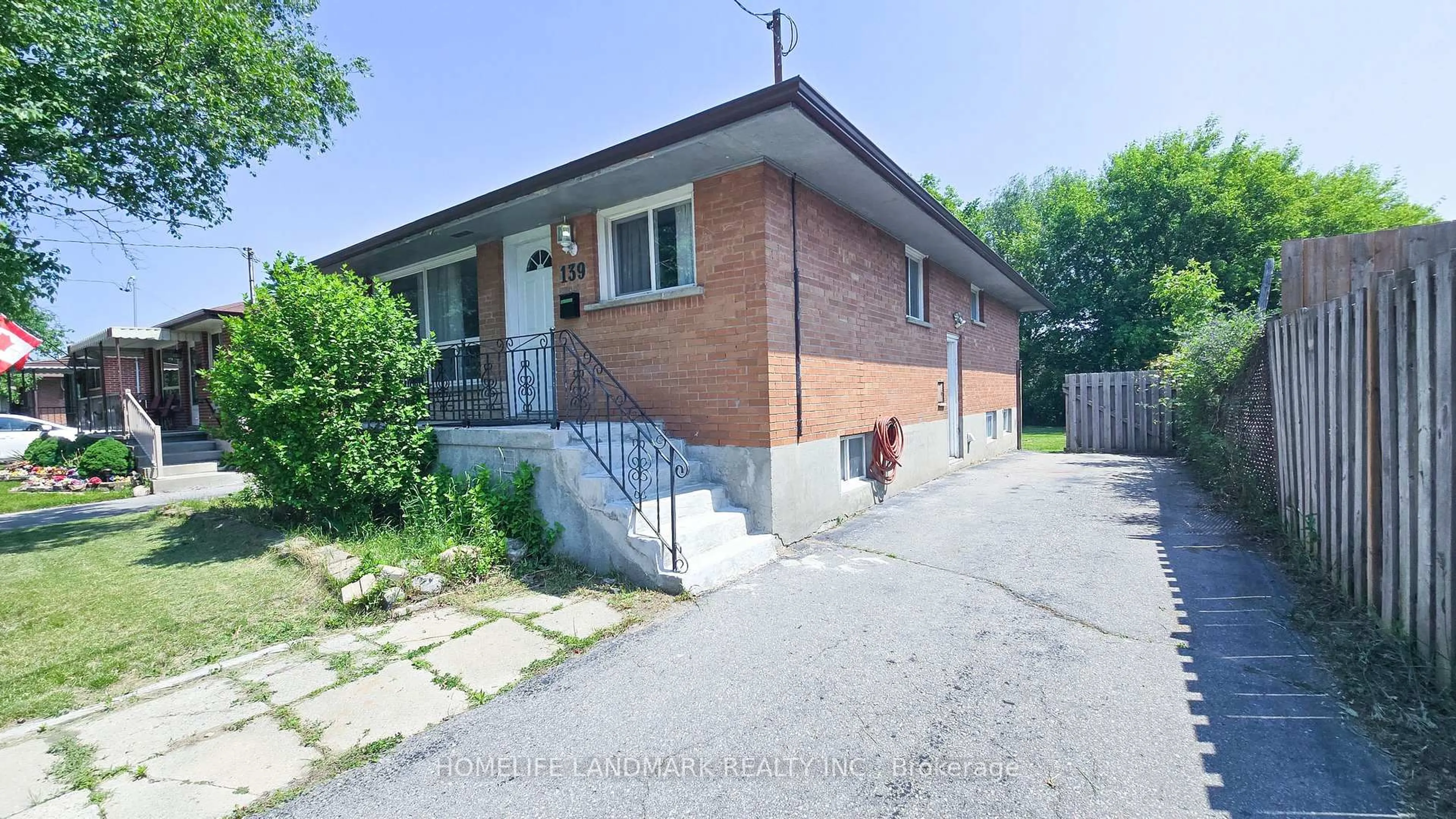 Home with brick exterior material, street for 139 Cabot St, Oshawa Ontario L1J 5R8