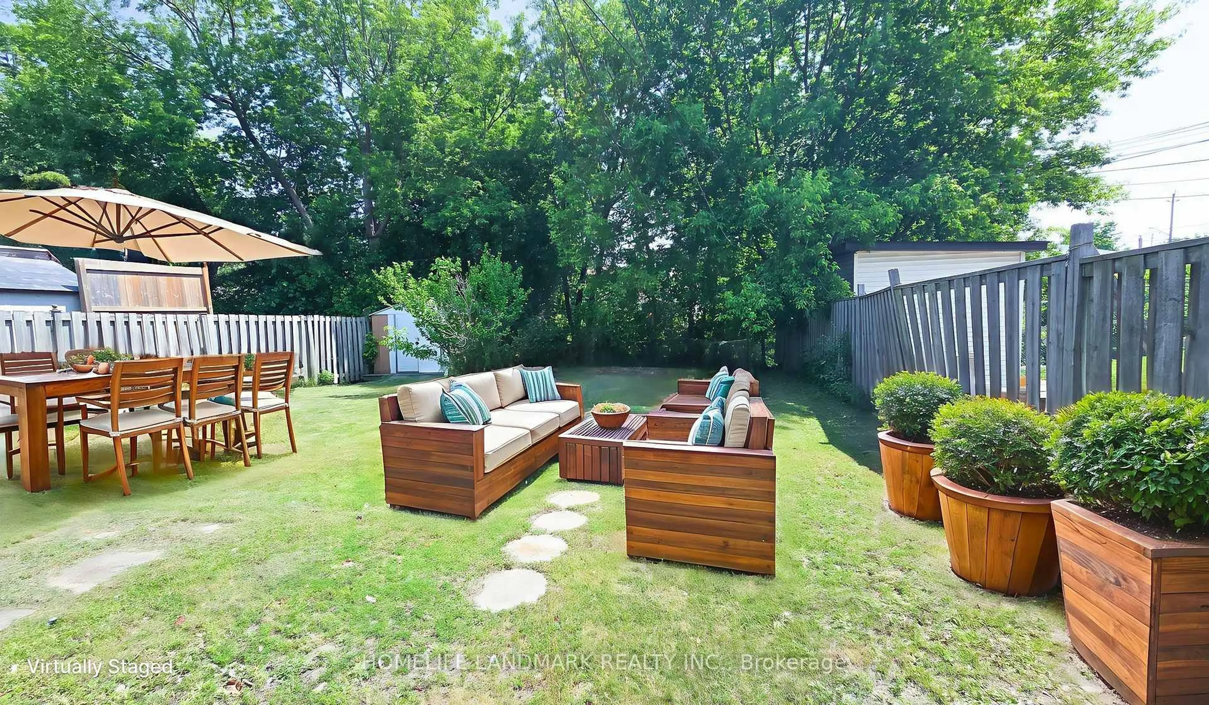 Patio, street for 139 Cabot St, Oshawa Ontario L1J 5R8