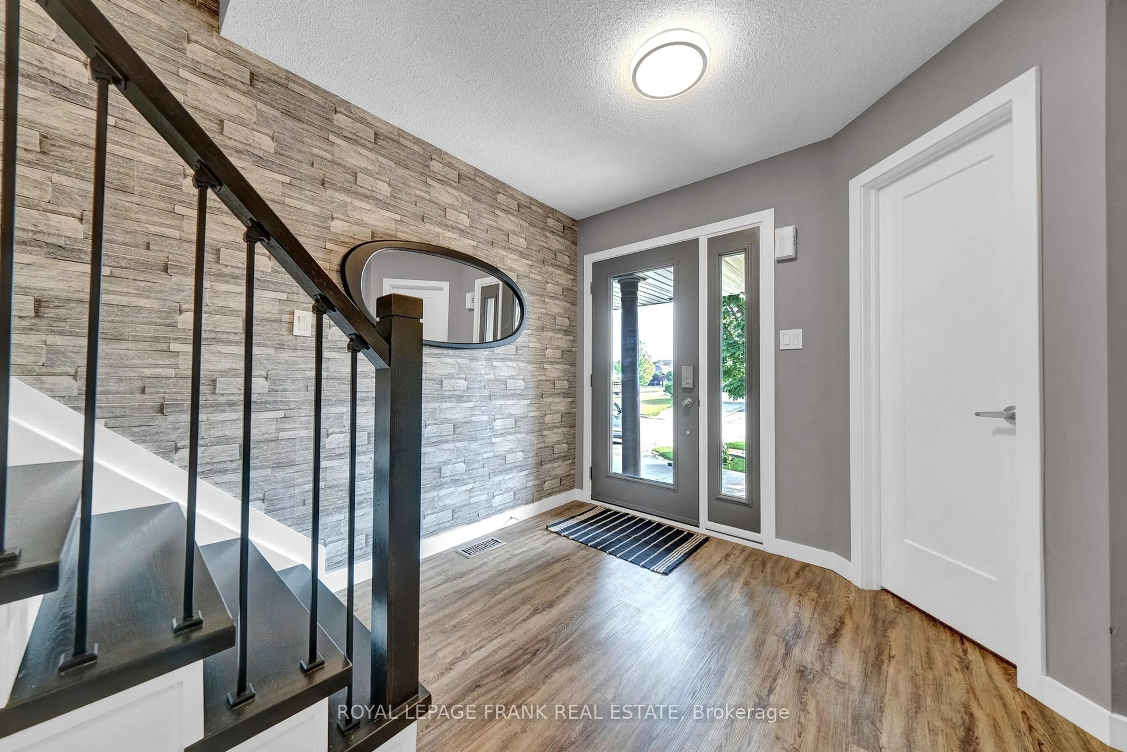 Indoor entryway for 1722 Northfield Ave, Oshawa Ontario L1K 2T6