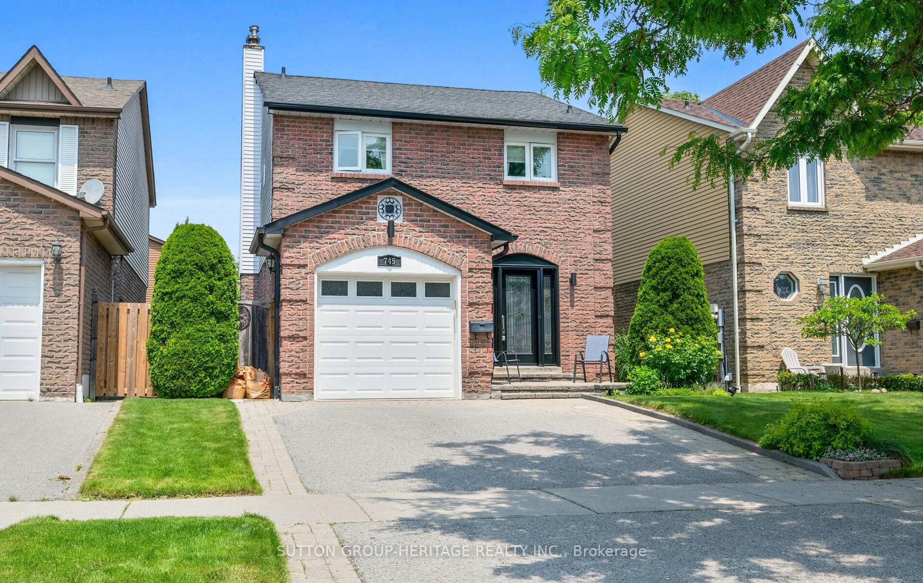 Home with brick exterior material, street for 745 Cobblers Crt, Pickering Ontario L1V 2Z4