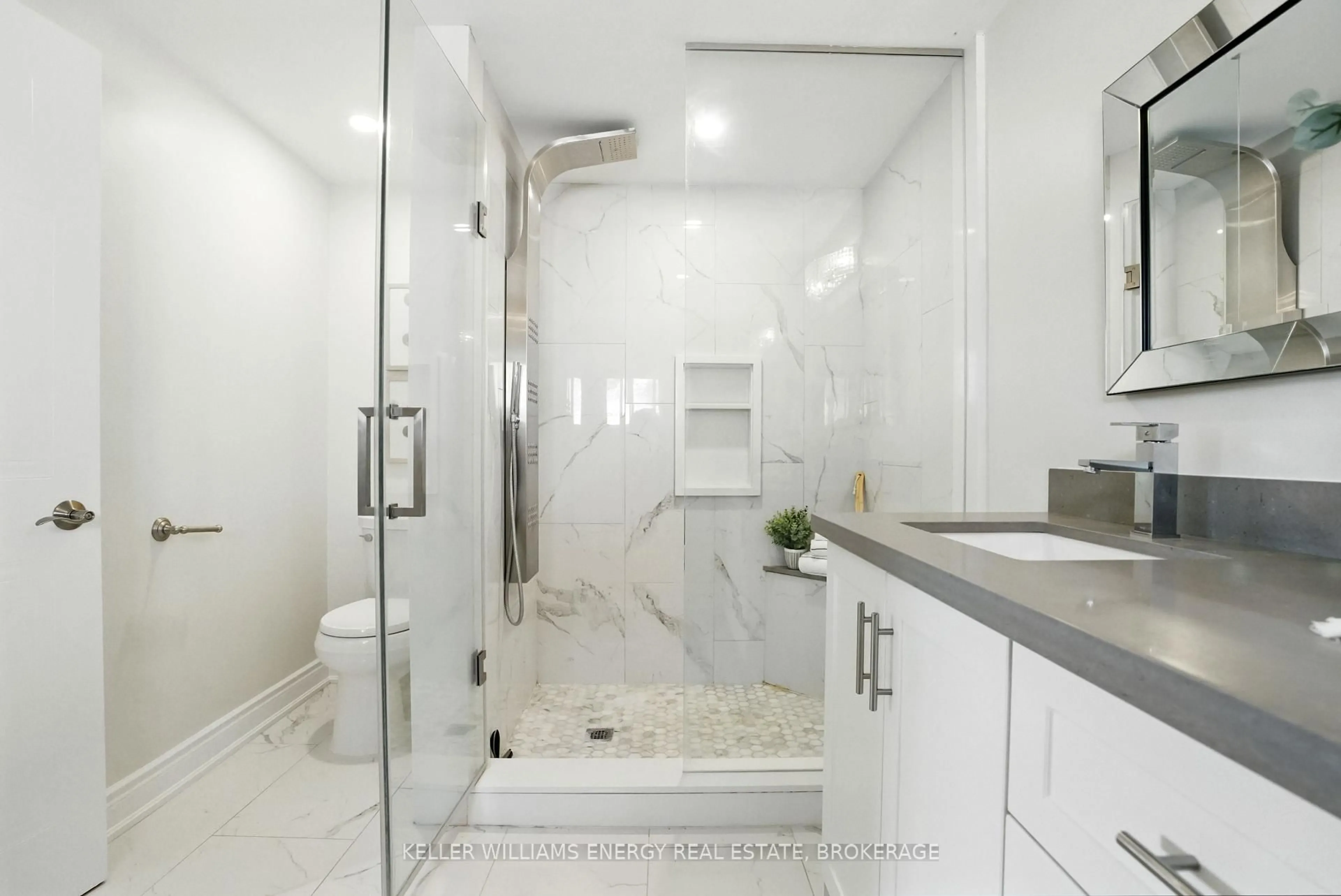 Contemporary bathroom, ceramic/tile floor for 6 Rotherglen Rd, Ajax Ontario L1T 2T6