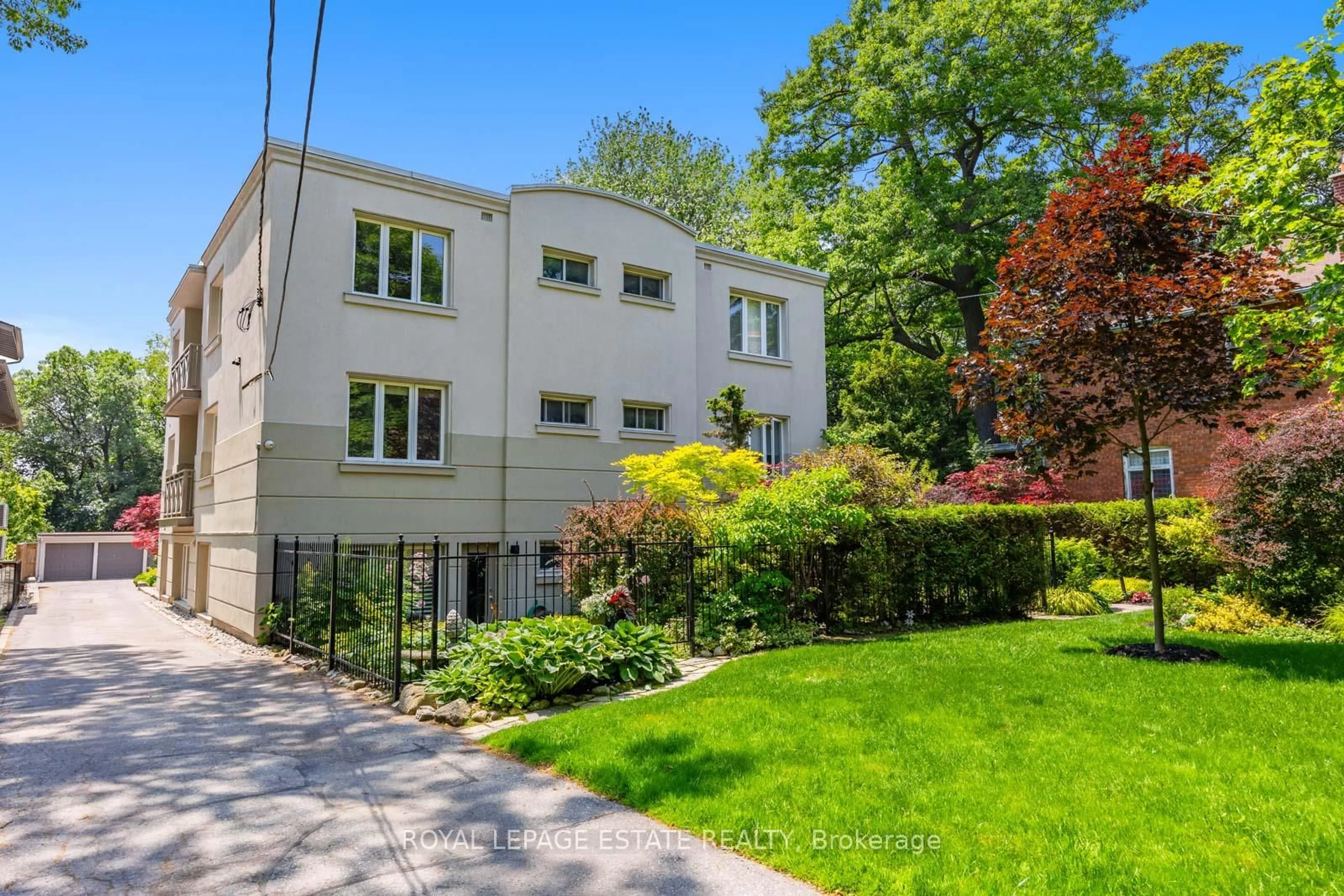 Unknown for 21 Benlamond Ave #4, Toronto Ontario M4E 1Y8