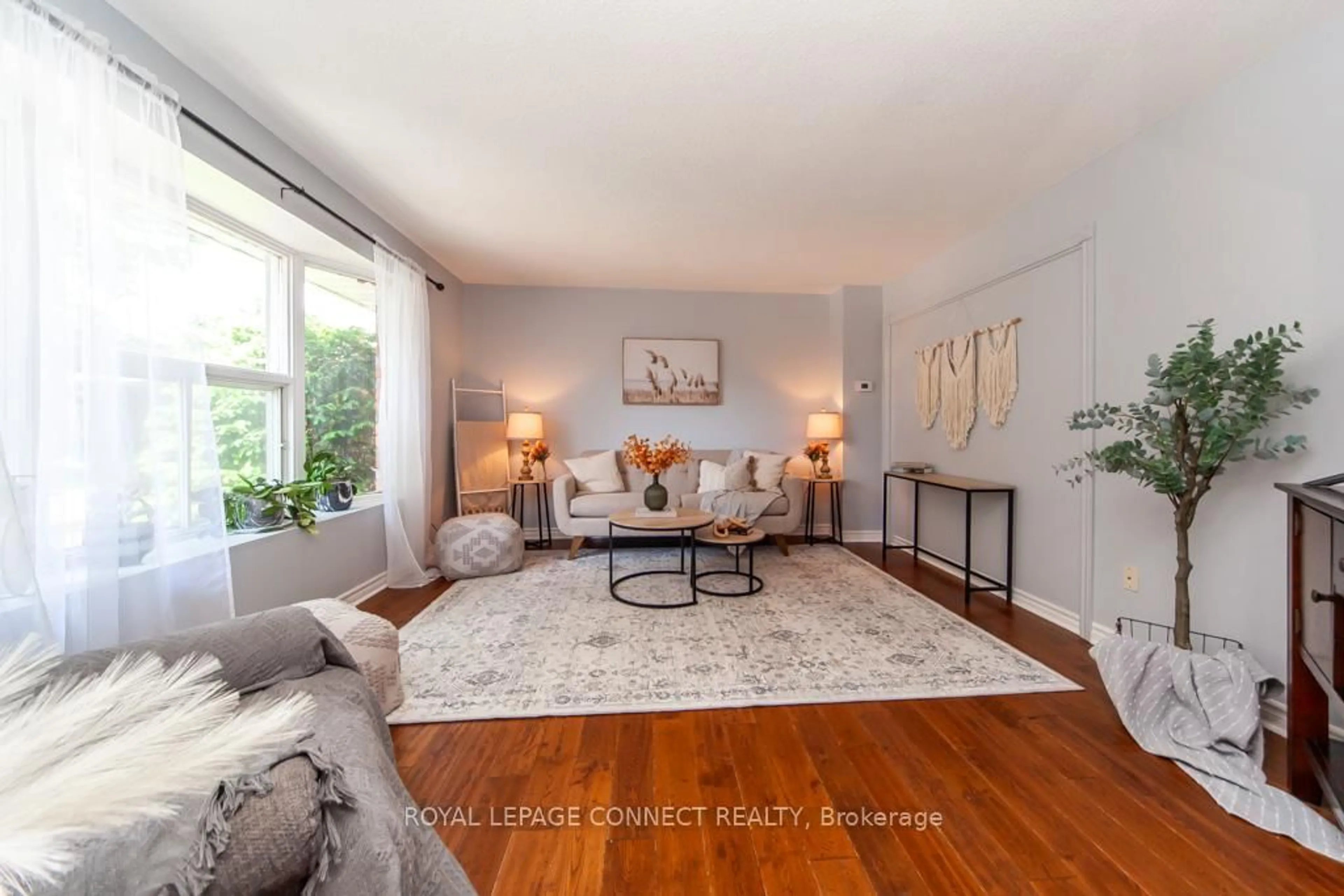 Living room with furniture, unknown for 98 Chester Cres, Scugog Ontario L9L 1K8