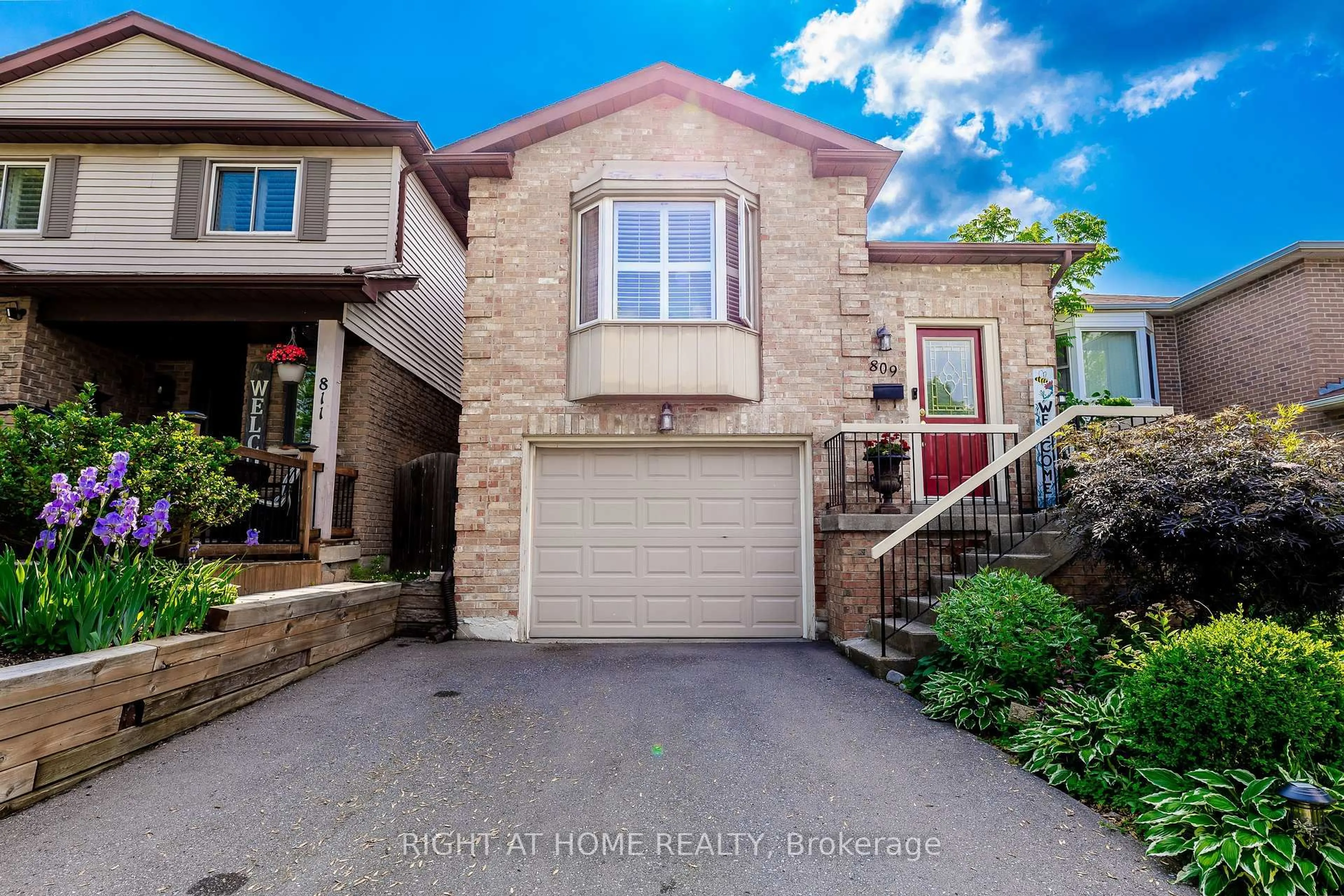 Home with brick exterior material, street for 809 Bennett Cres, Oshawa Ontario L1K 1V4