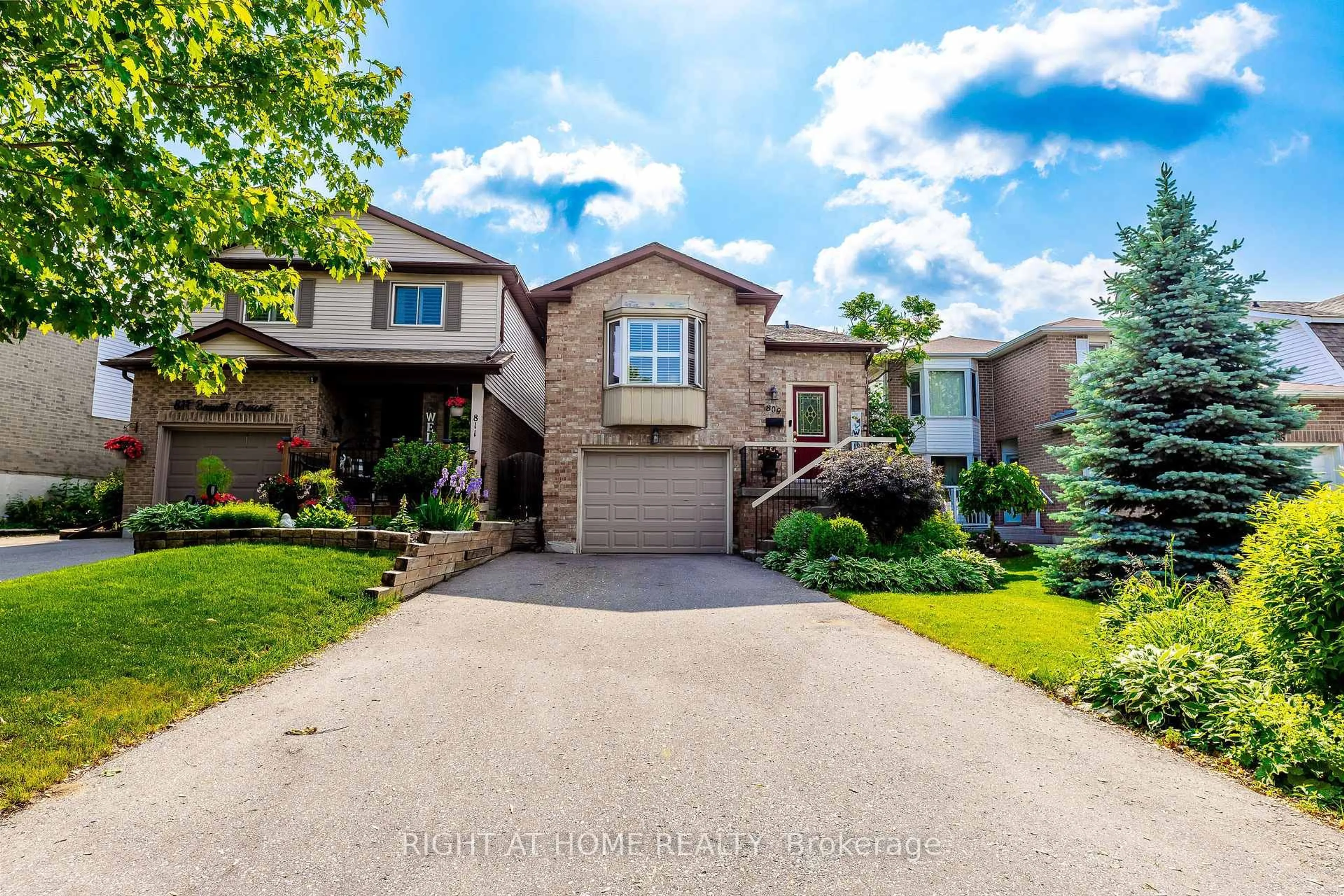 Unknown for 809 Bennett Cres, Oshawa Ontario L1K 1V4