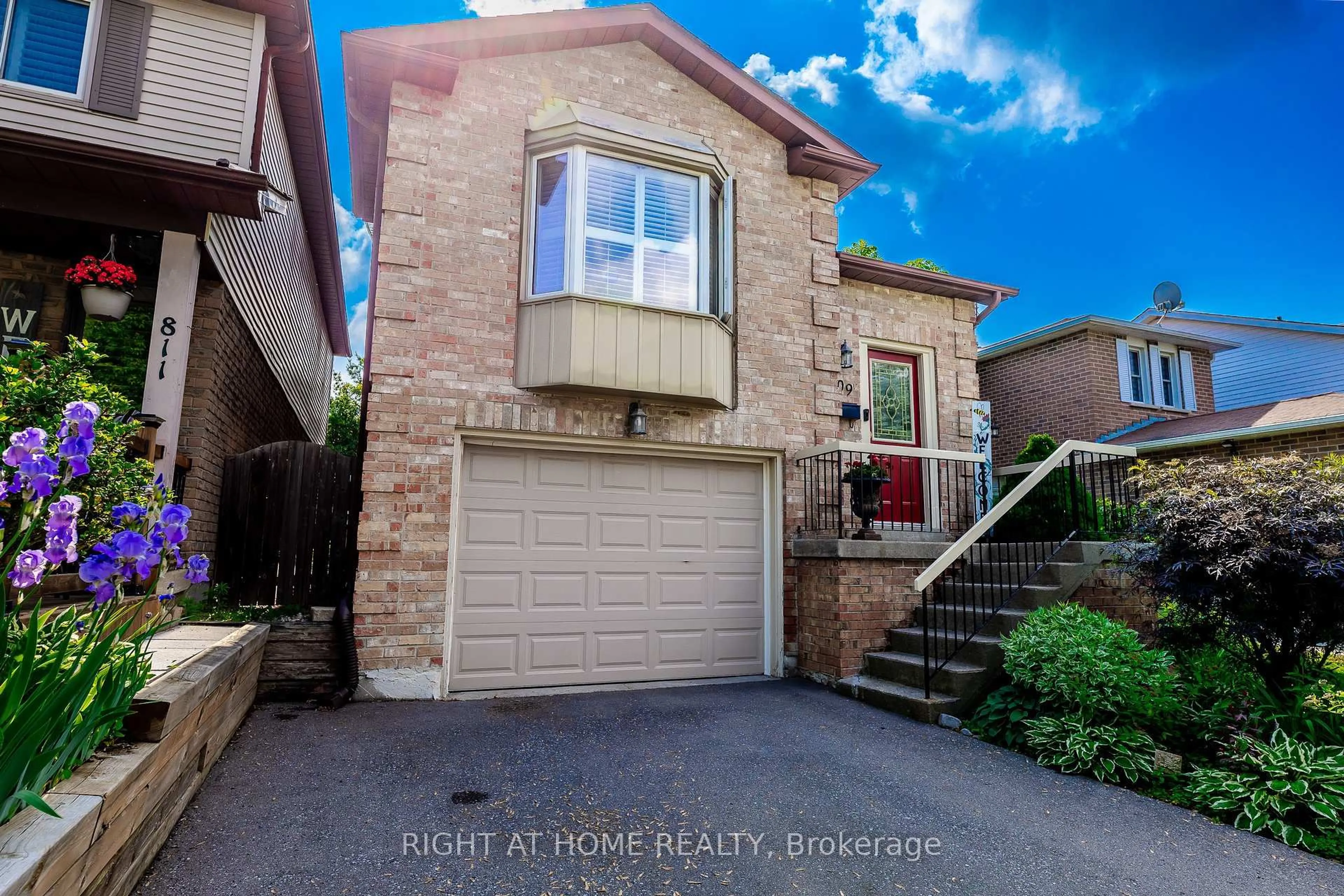 Unknown for 809 Bennett Cres, Oshawa Ontario L1K 1V4