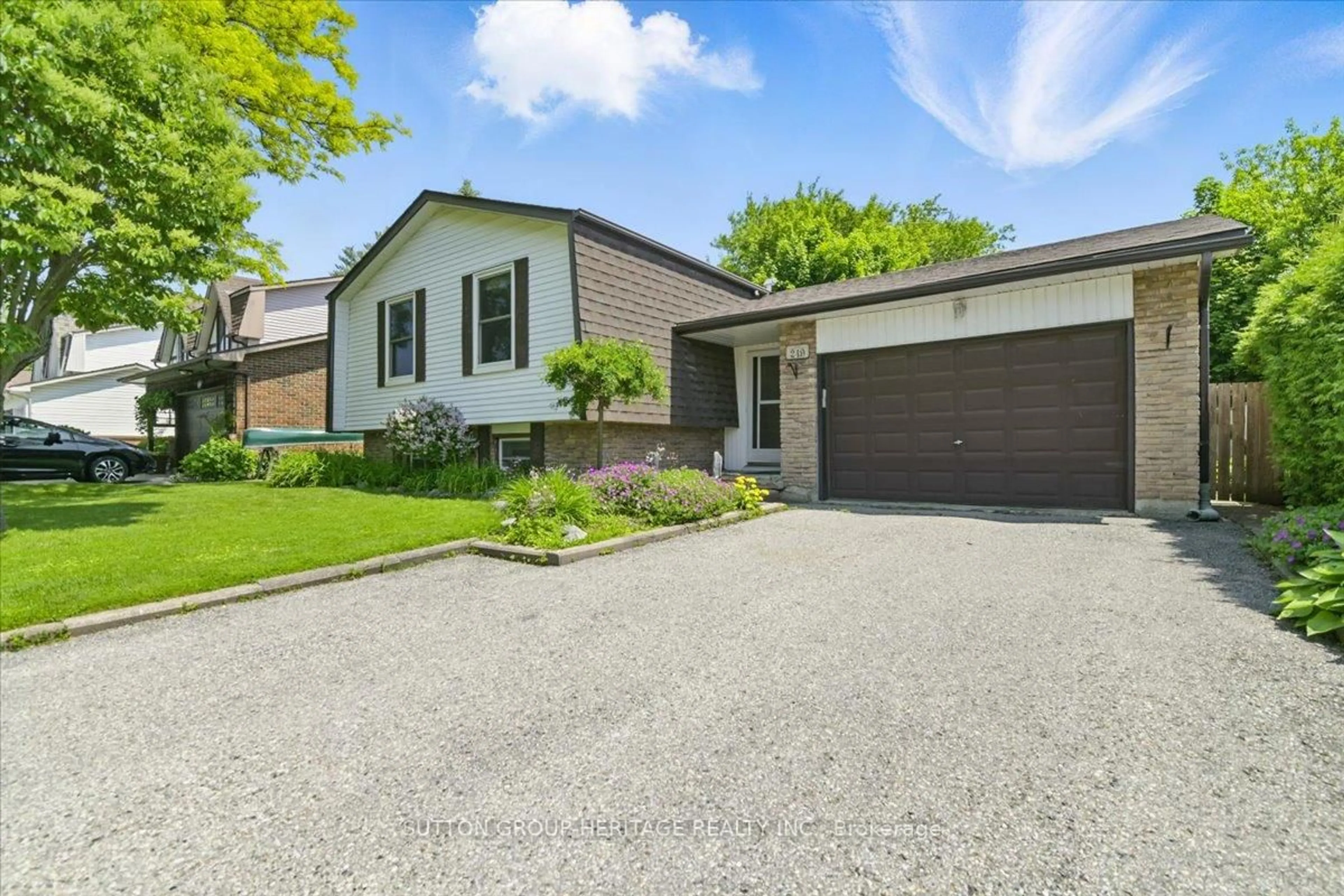 Unknown for 249 Keewatin St, Oshawa Ontario L1H 6Z7