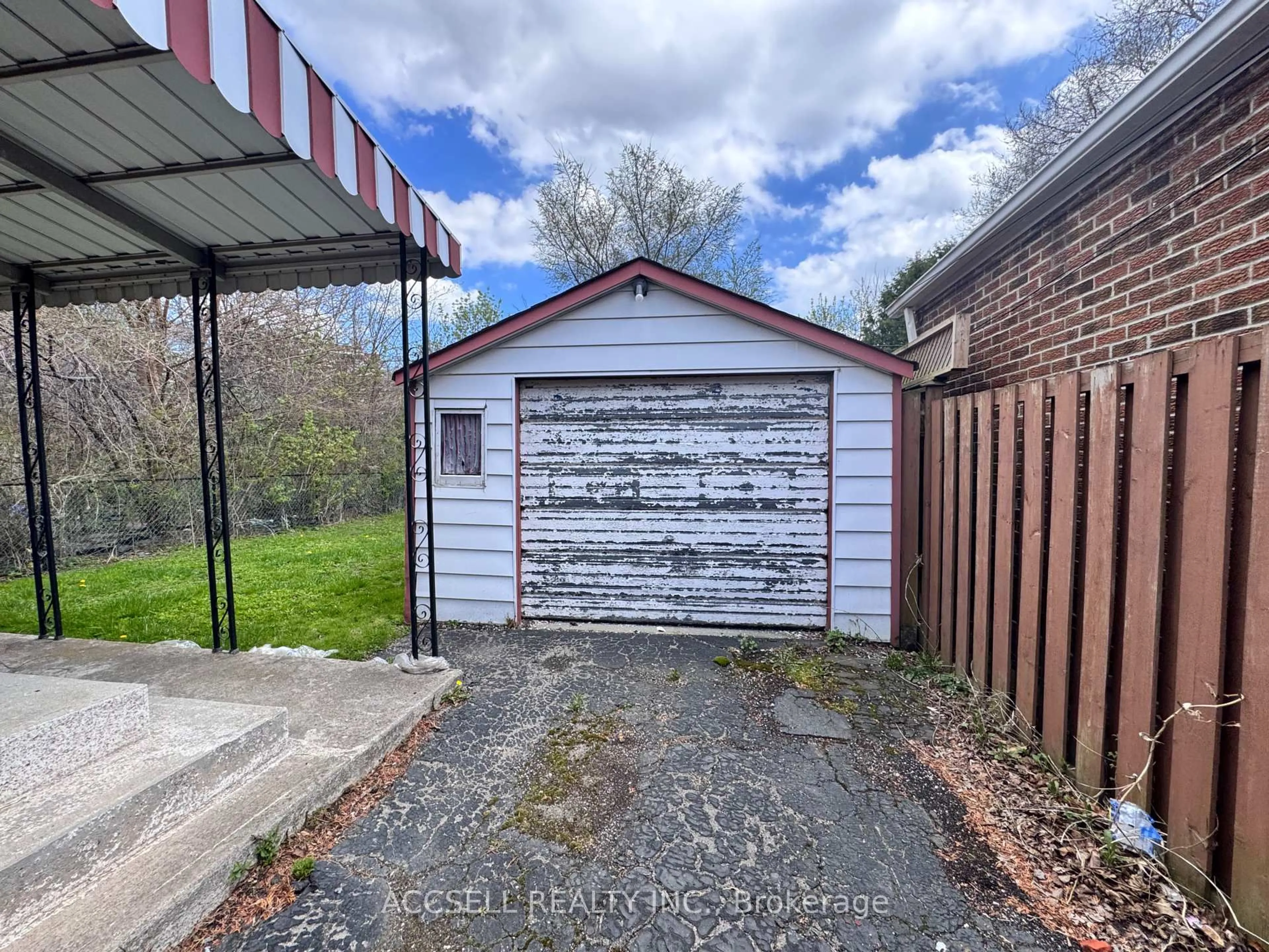 Shed for 493 Dawes Rd, Toronto Ontario M4B 2G5