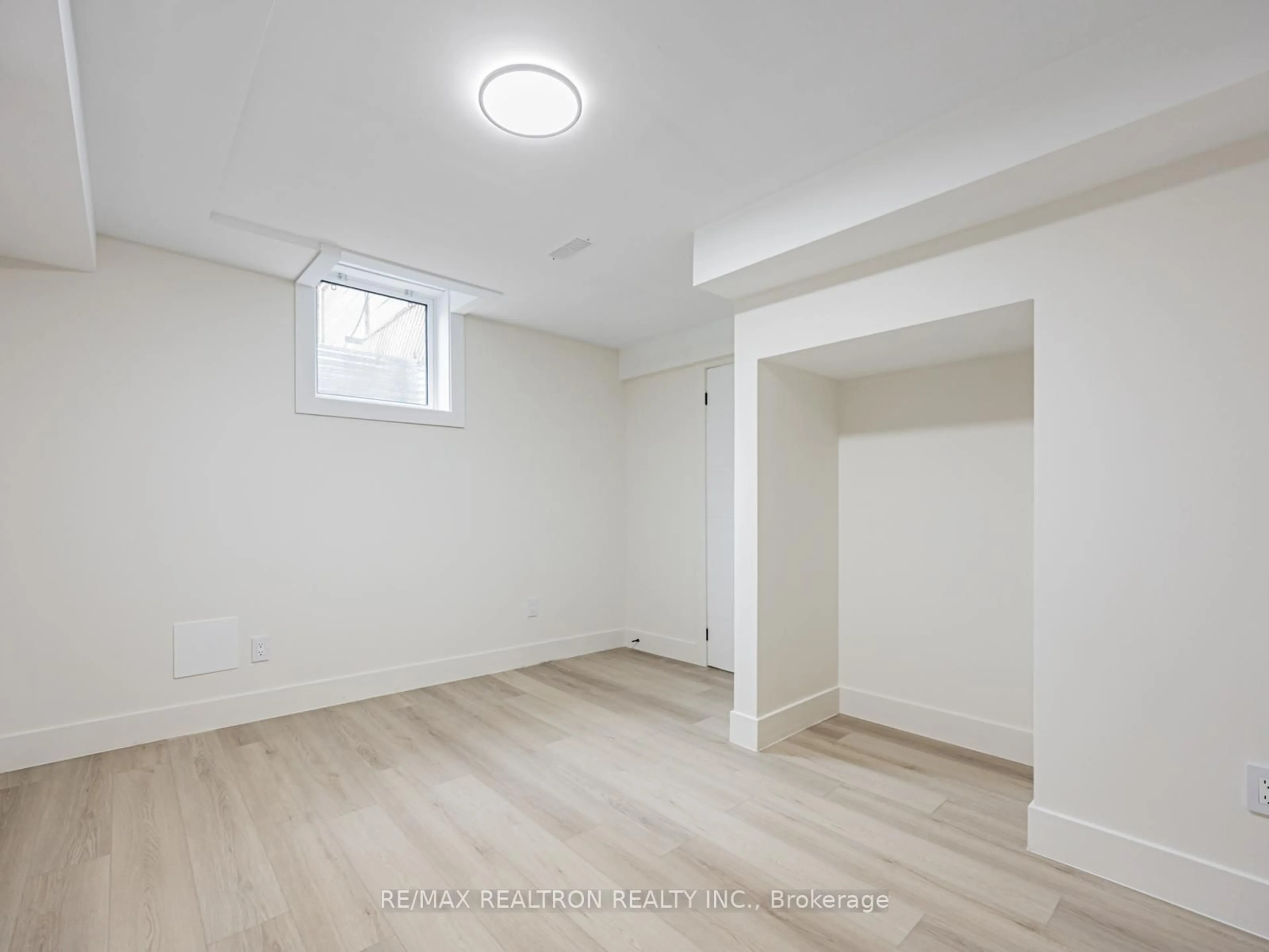 A pic of a room for 41 Jason Dr, Whitby Ontario L1R 1L1