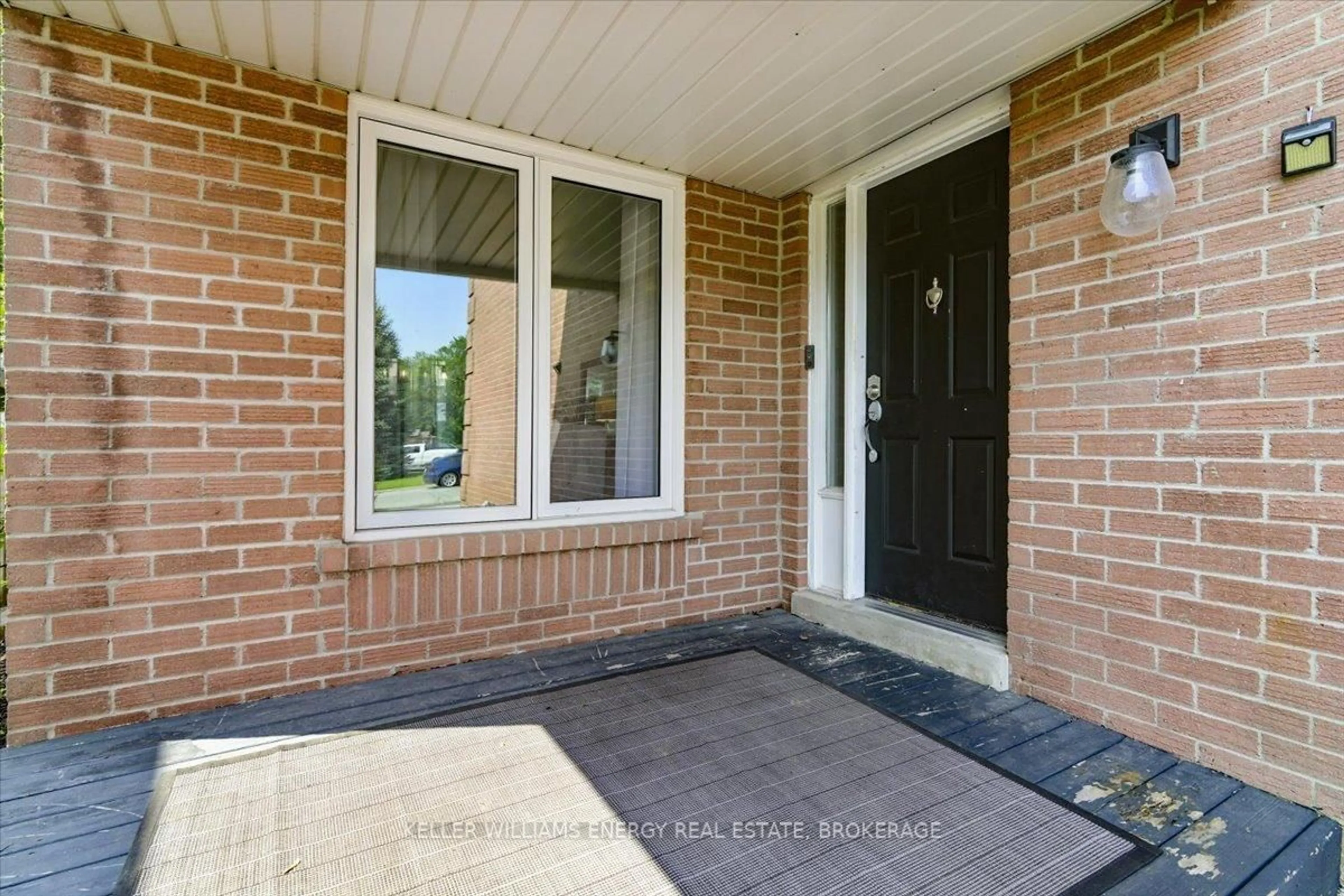 Indoor entryway for 89 Yorkville Dr, Clarington Ontario L1E 2A6