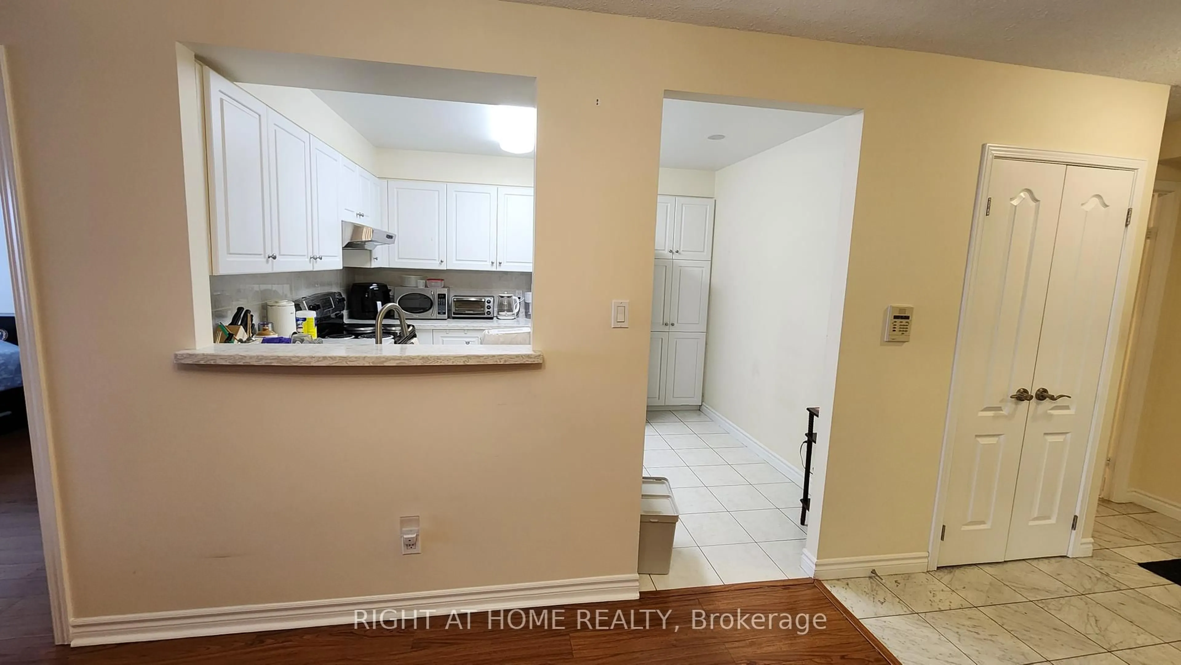 A pic of a room for 1883 McNicoll Ave #823, Toronto Ontario M1V 5M3