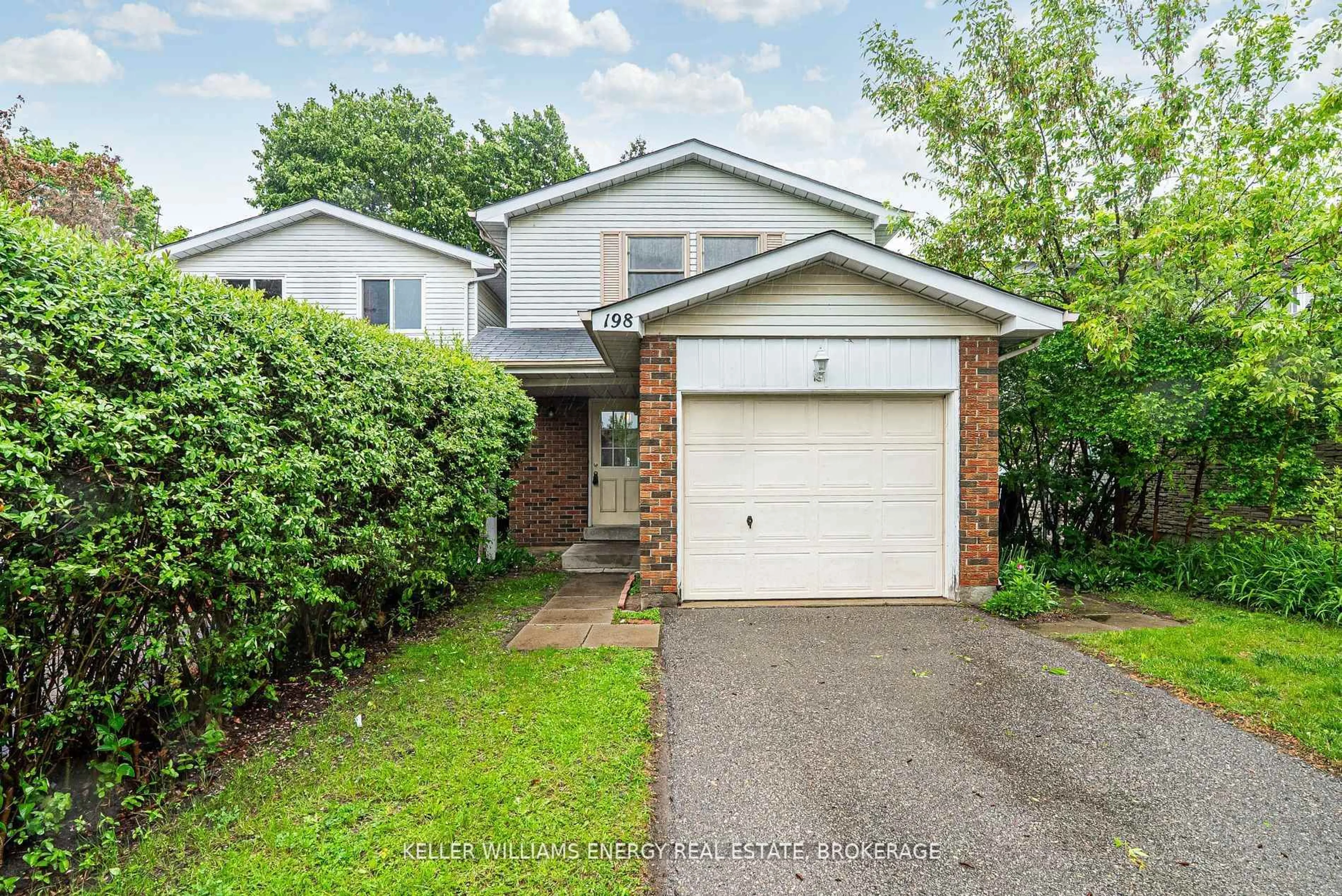 Home with vinyl exterior material, street for 198 Ormond Dr, Oshawa Ontario L1G 6T5