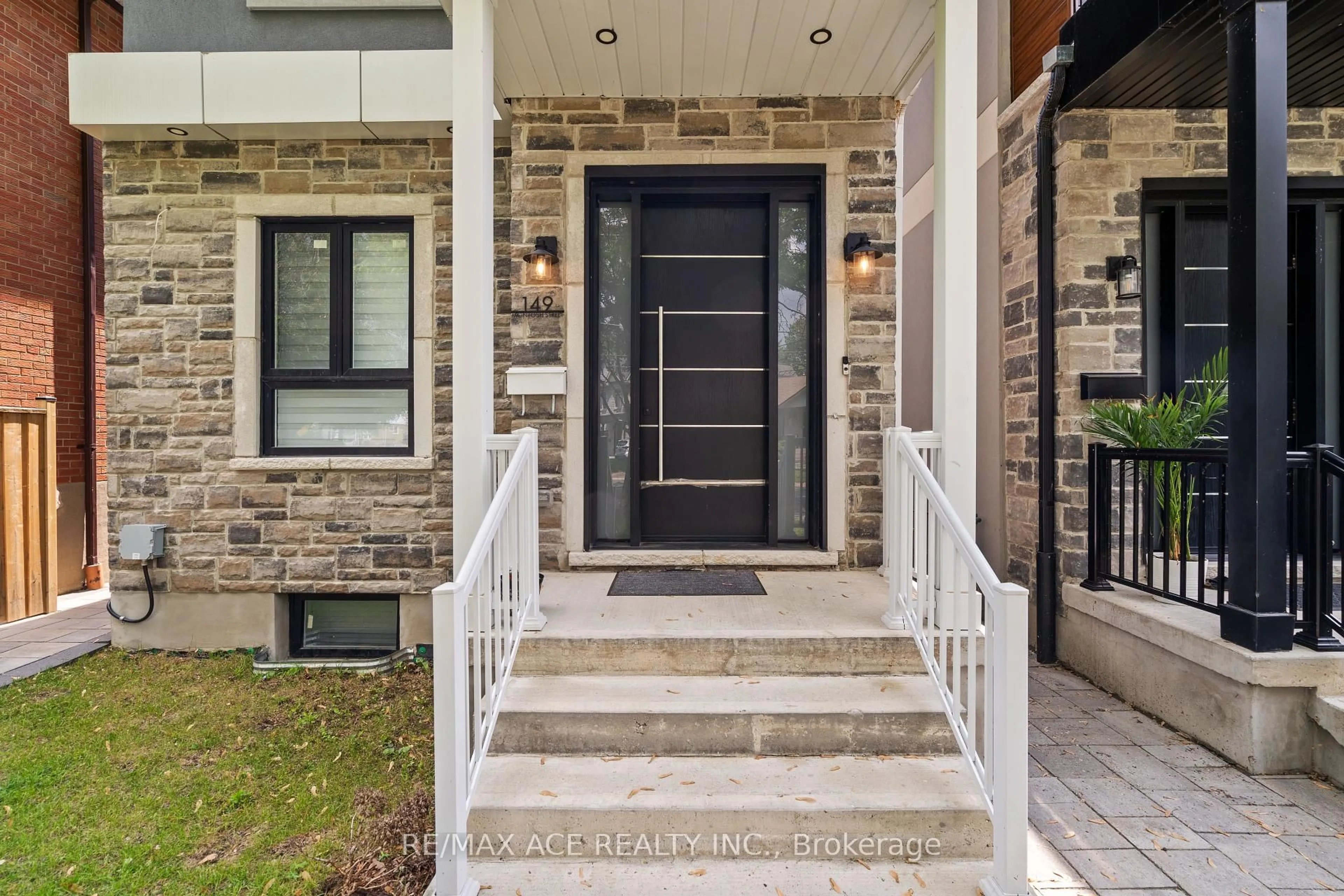 Unknown for 149 Mcintosh St, Toronto Ontario M1N 3Y8