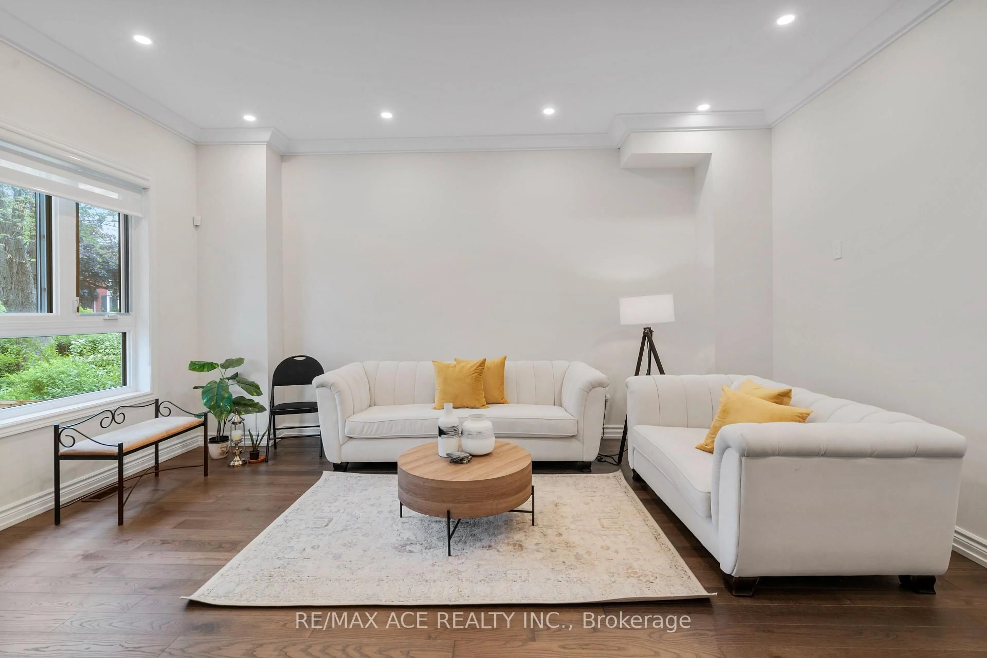 Living room with furniture, unknown for 149 Mcintosh St, Toronto Ontario M1N 3Y8