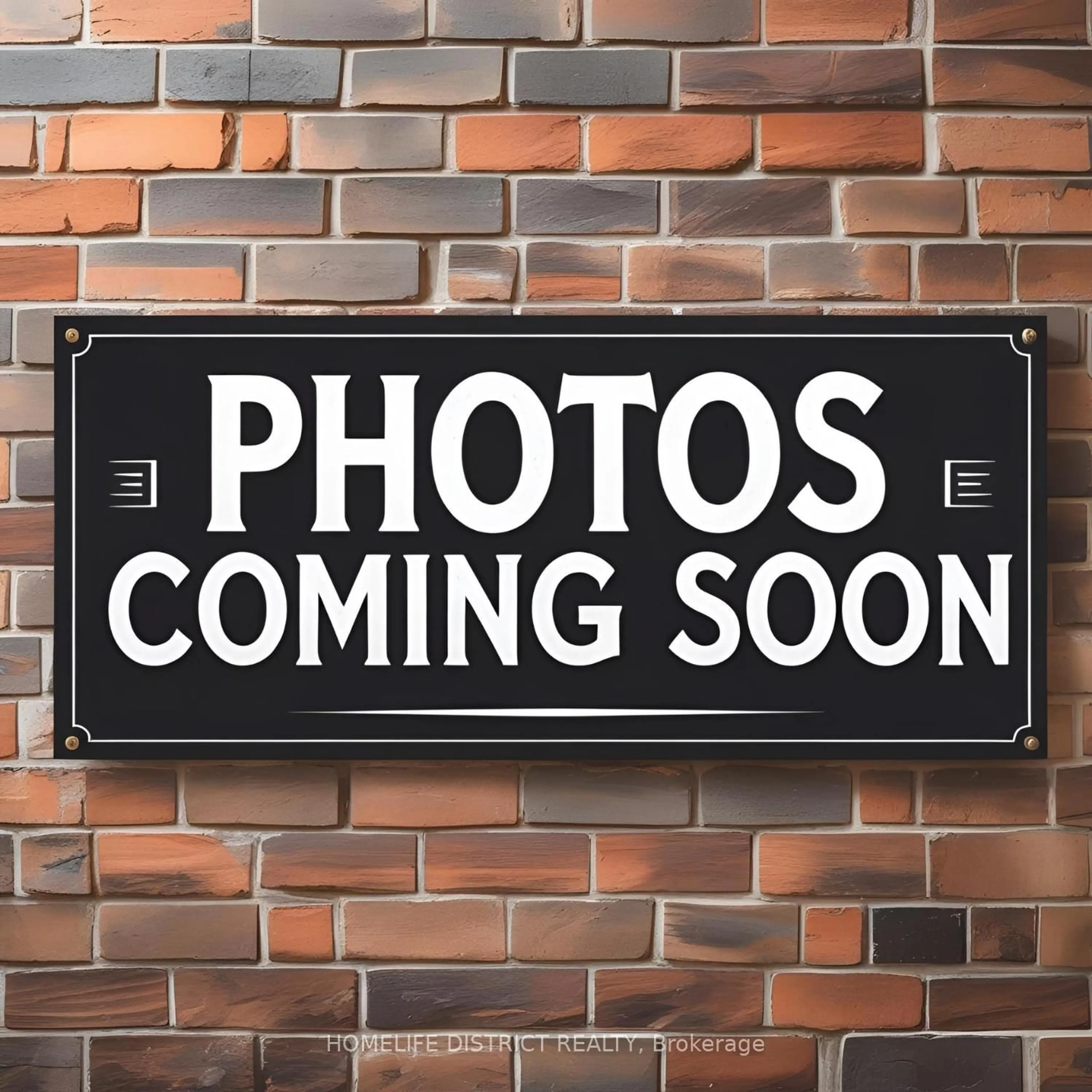 A pic from outside/outdoor area/front of a property/back of a property/a pic from drone, street for 26 Brock St, Oshawa Ontario L1G 1R9