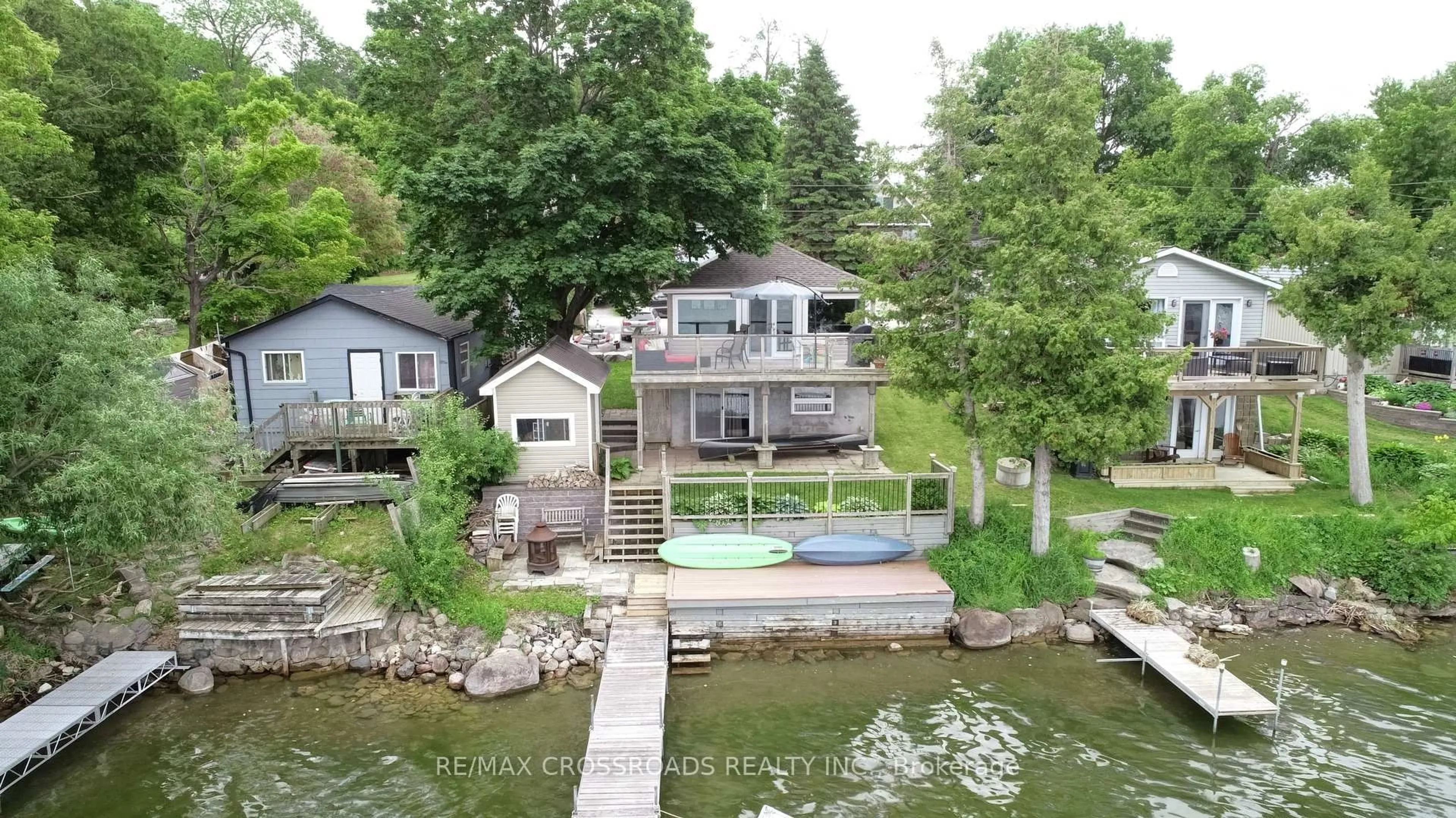 A pic from outside/outdoor area/front of a property/back of a property/a pic from drone, water/lake/river/ocean view for 280 Williams Point Rd, Scugog Ontario L0B 1E0