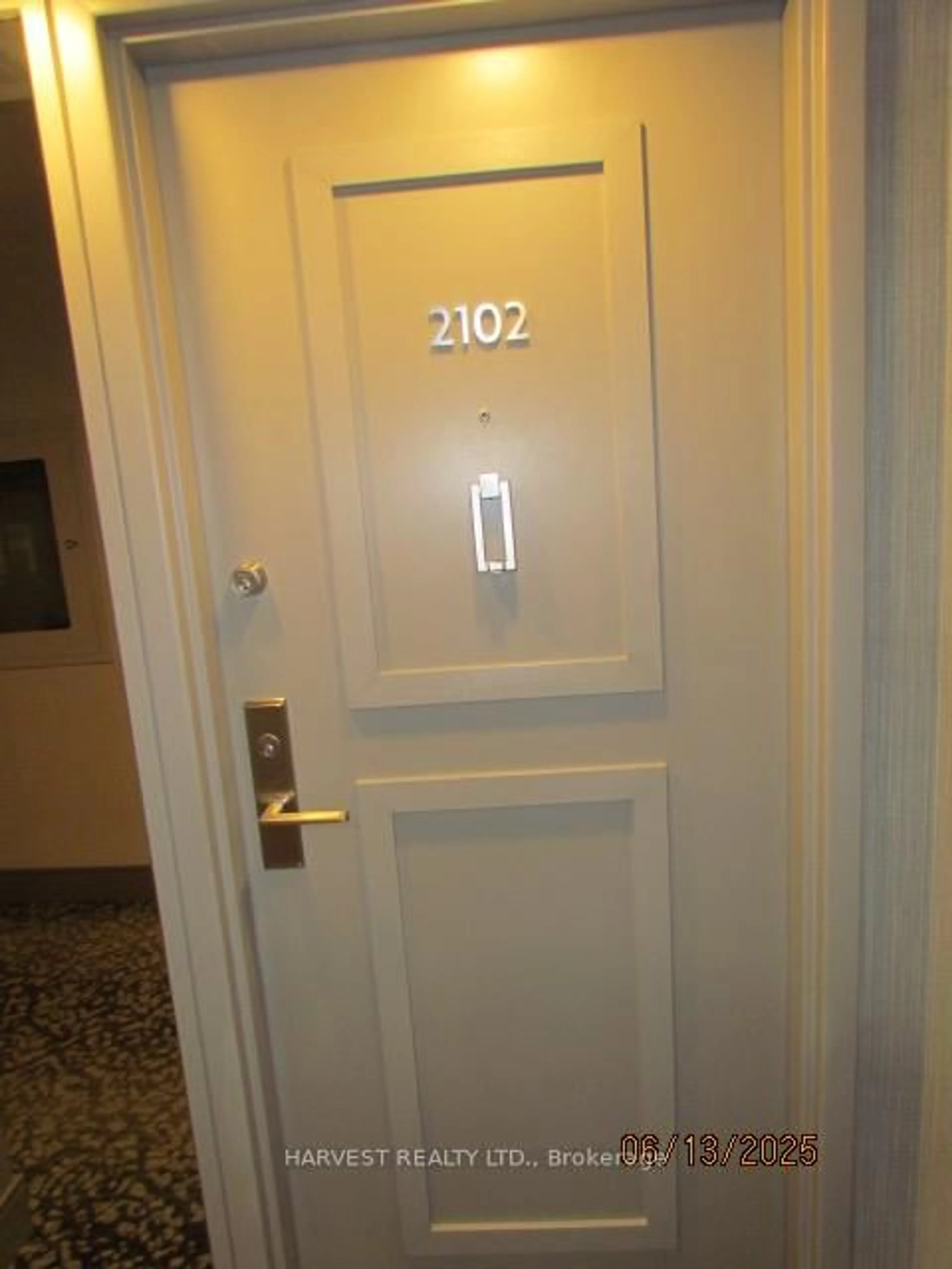 Indoor foyer for 255 Bamburgh Circ #2102, Toronto Ontario M1W 3T6