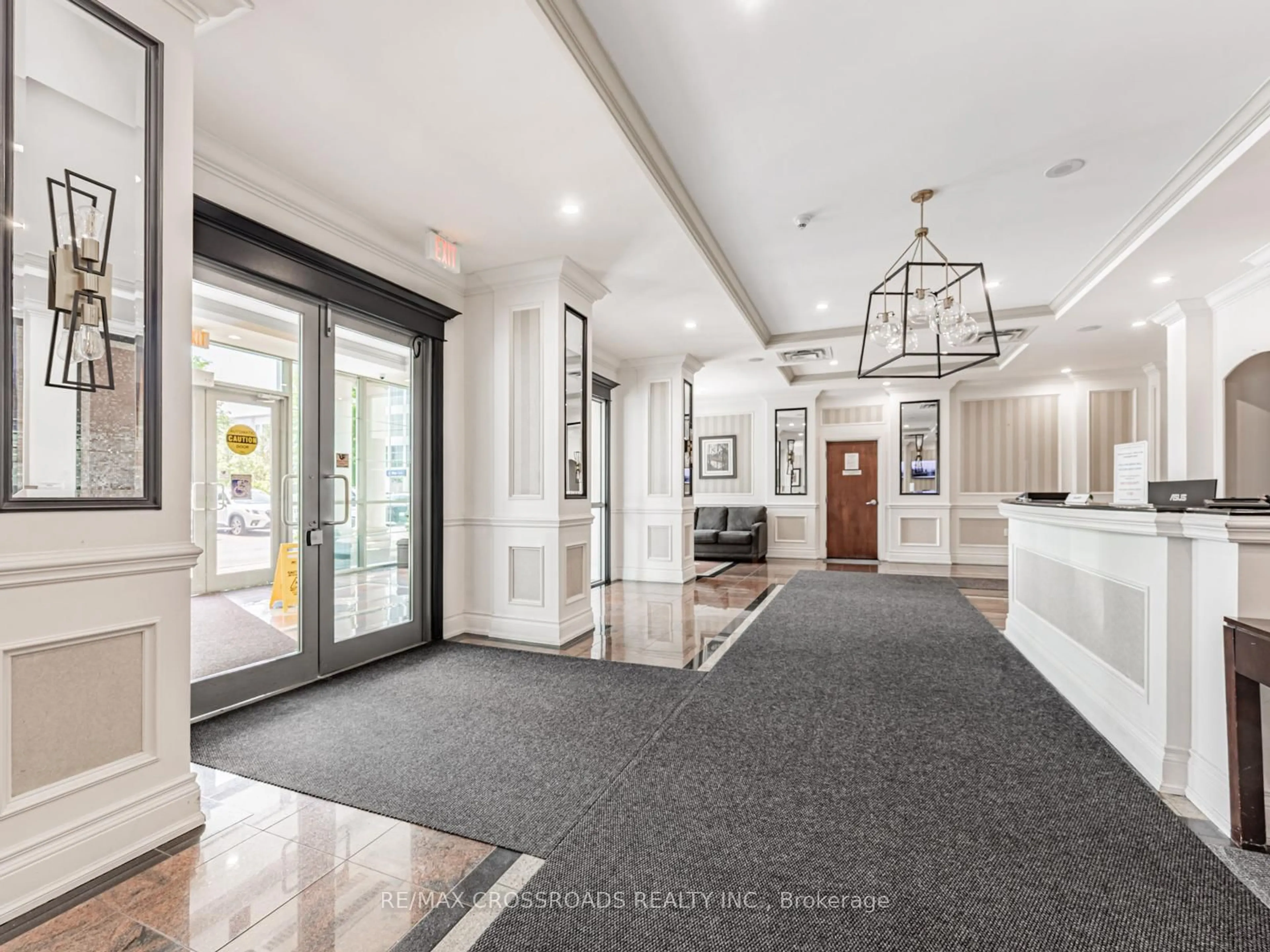 Indoor foyer for 6 Rosebank Dr #PH G, Toronto Ontario M1B 0A1