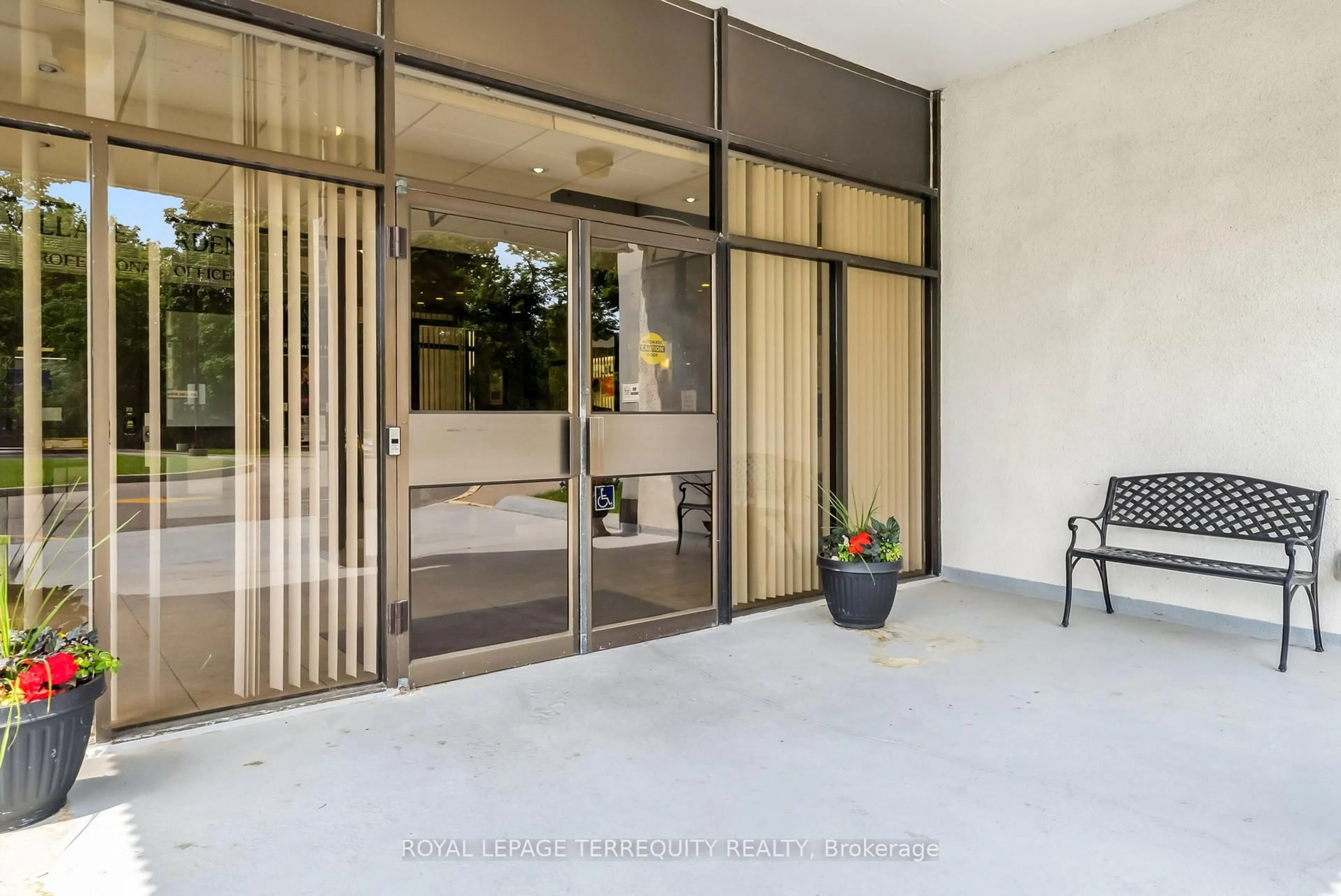 Indoor foyer for 92 Church St #902, Ajax Ontario L1S 6B4
