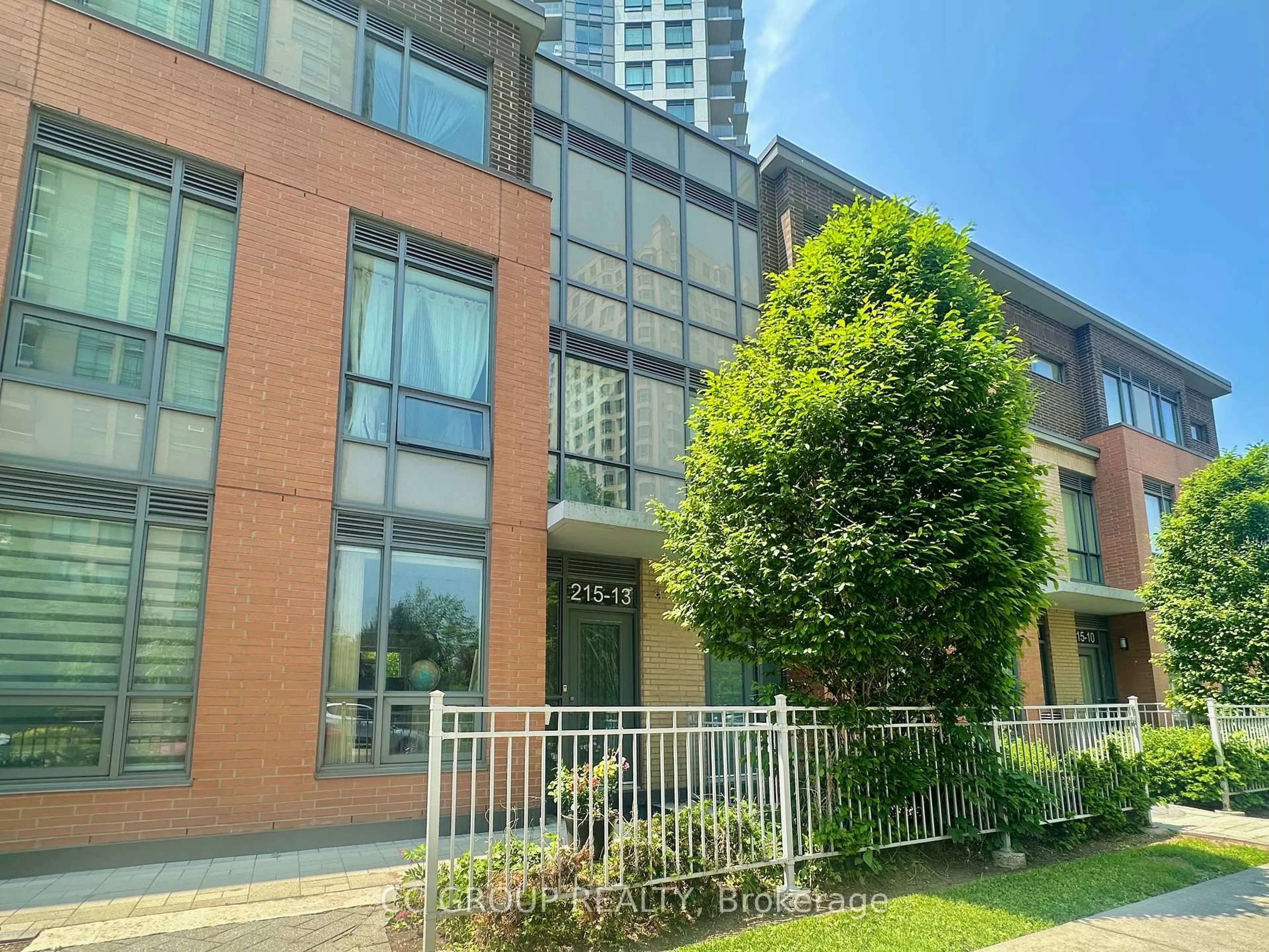Unknown for 215 Bonis Ave #Th13, Toronto Ontario M1T 3W6