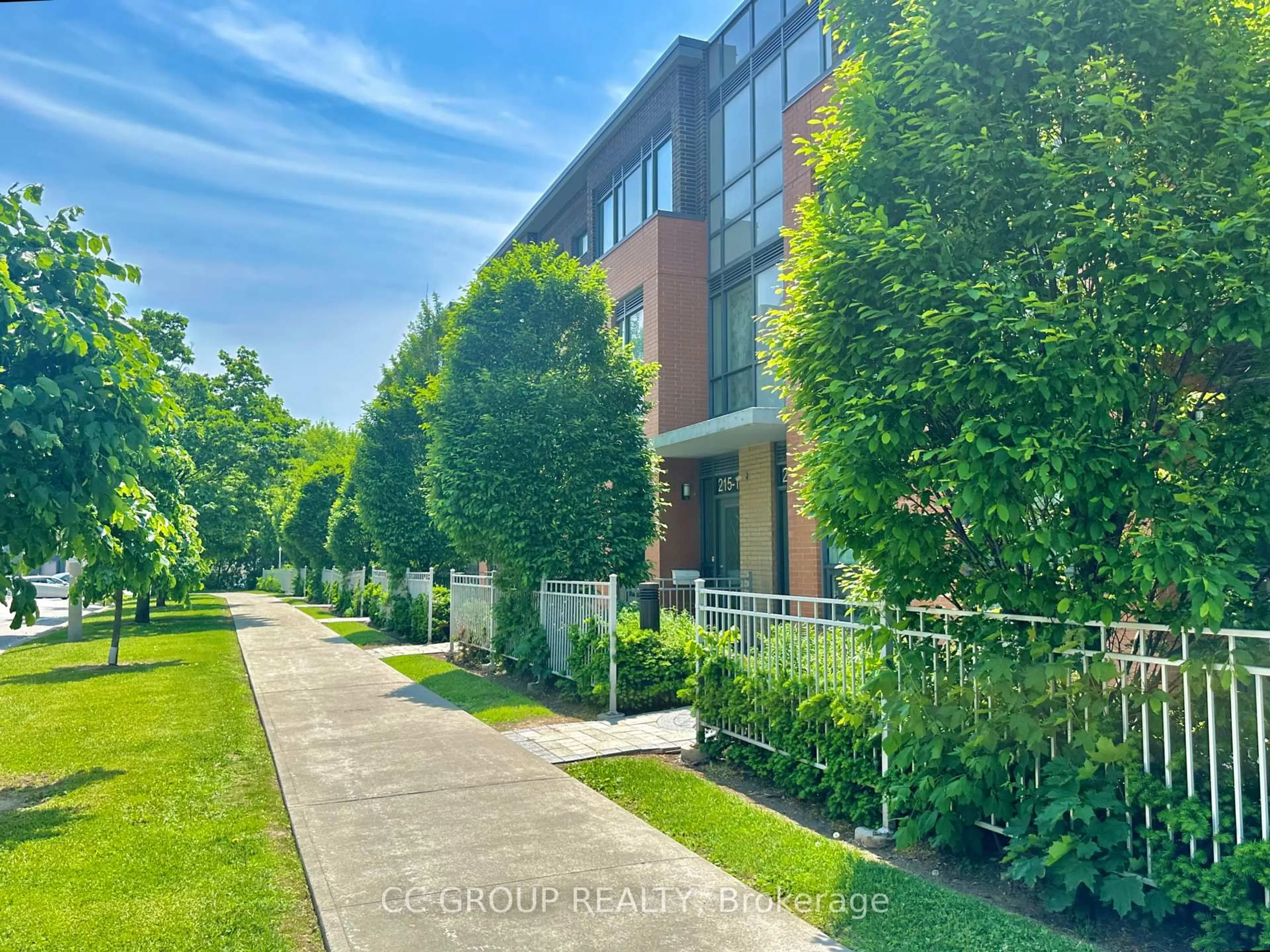 A pic from outside/outdoor area/front of a property/back of a property/a pic from drone, street for 215 Bonis Ave #Th13, Toronto Ontario M1T 3W6