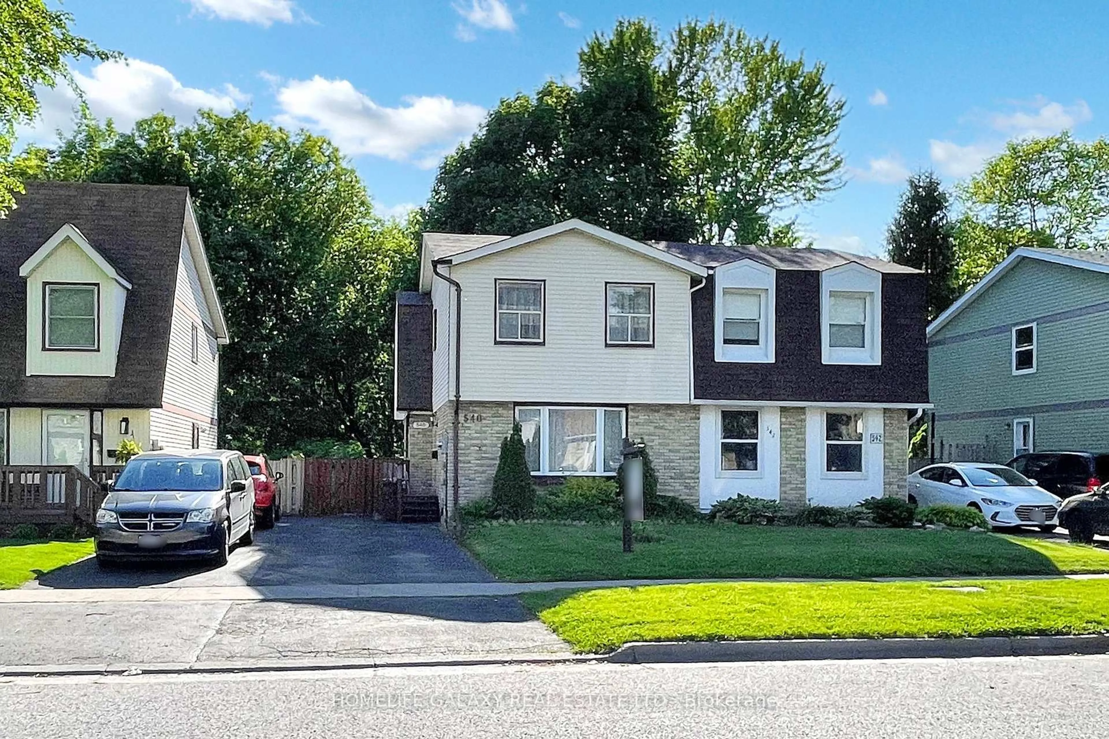 Home with vinyl exterior material, street for 540 Camelot Dr, Oshawa Ontario L1K 1K4