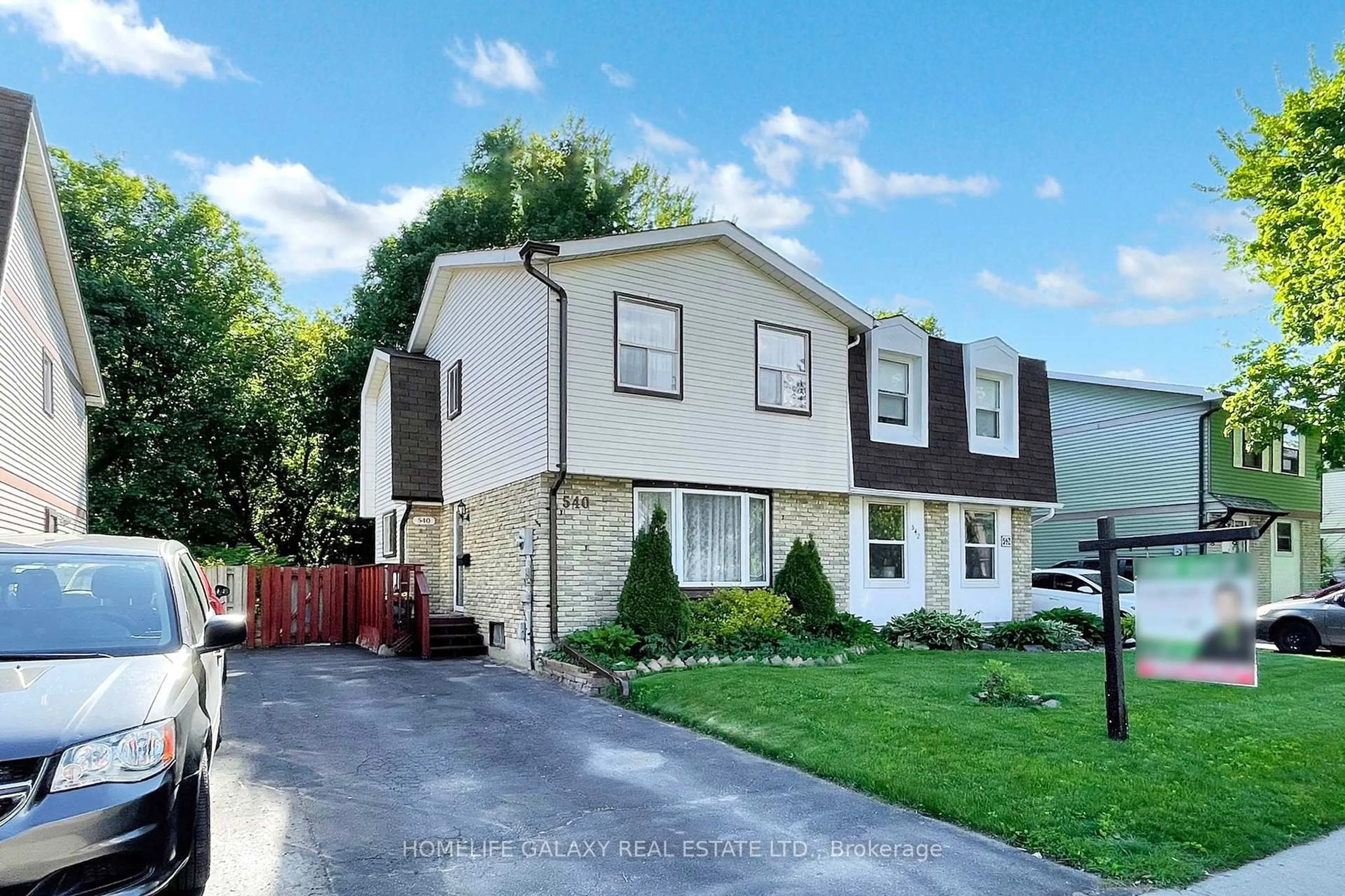 Home with vinyl exterior material, street for 540 Camelot Dr, Oshawa Ontario L1K 1K4