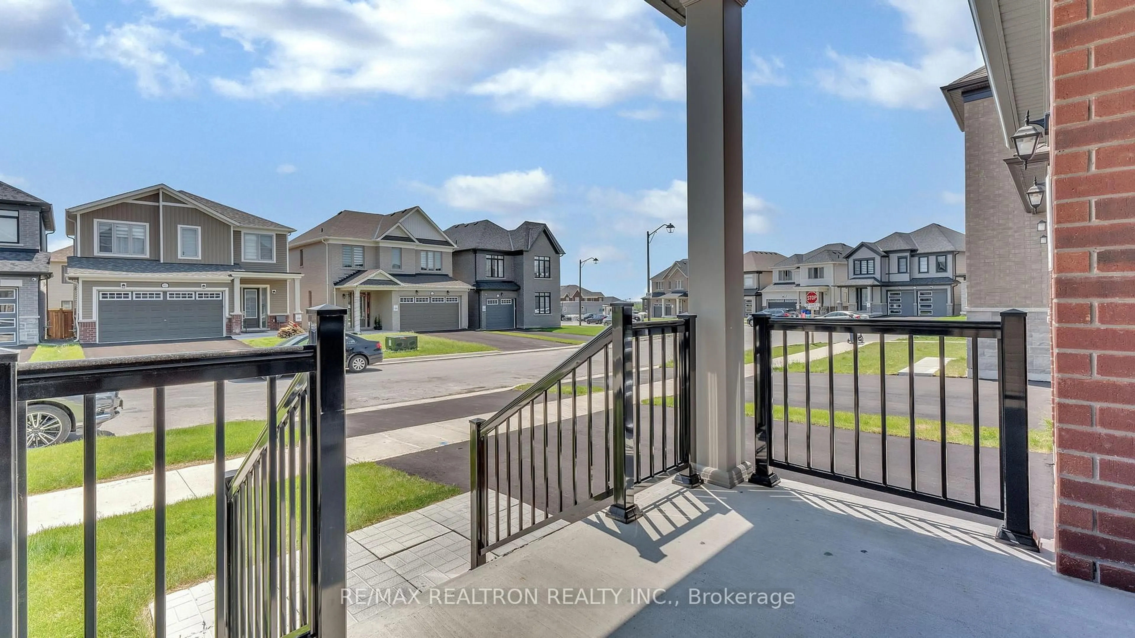 Patio, water/lake/river/ocean view for 964 Lockie Dr, Oshawa Ontario L1L 0S2