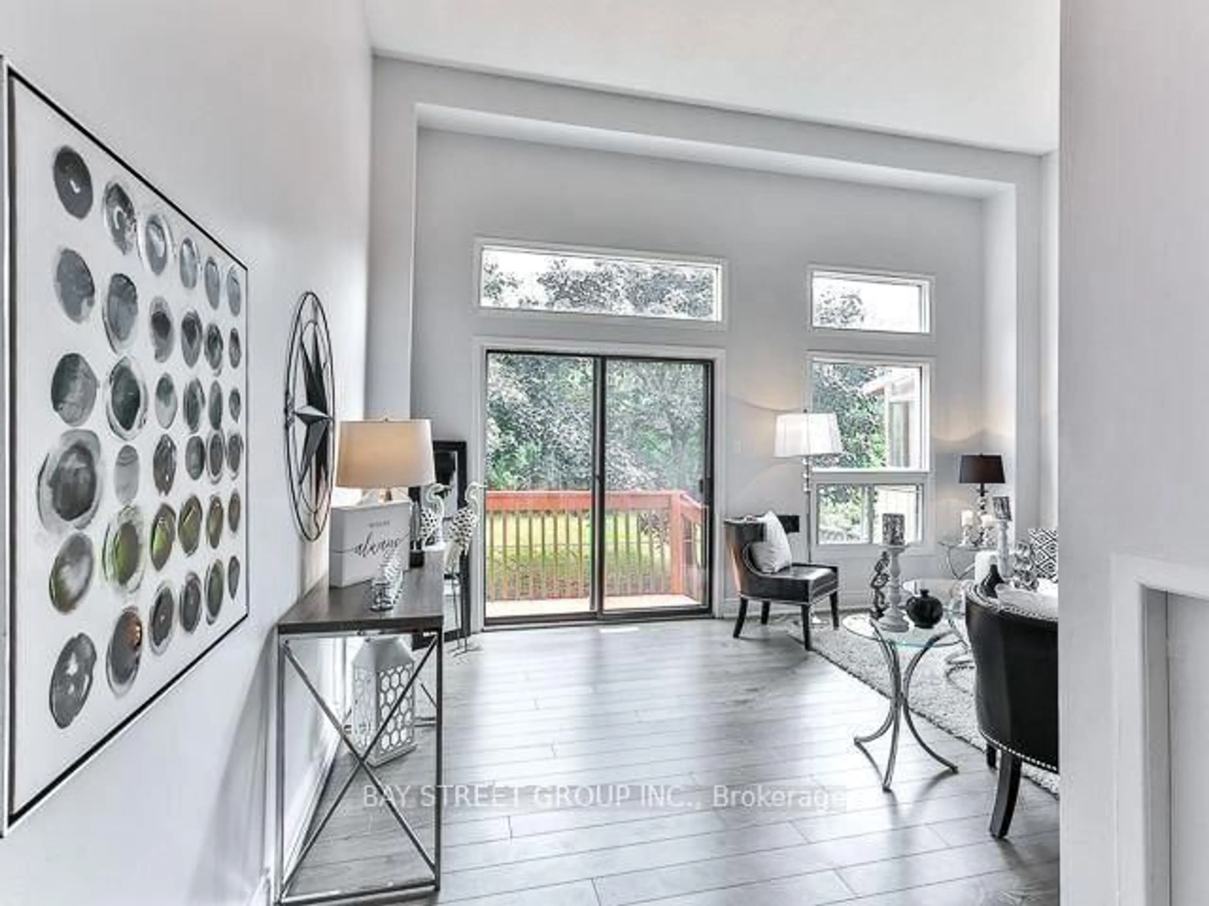 Indoor entryway for 43 Crown Acres Crt, Toronto Ontario M1S 4W1