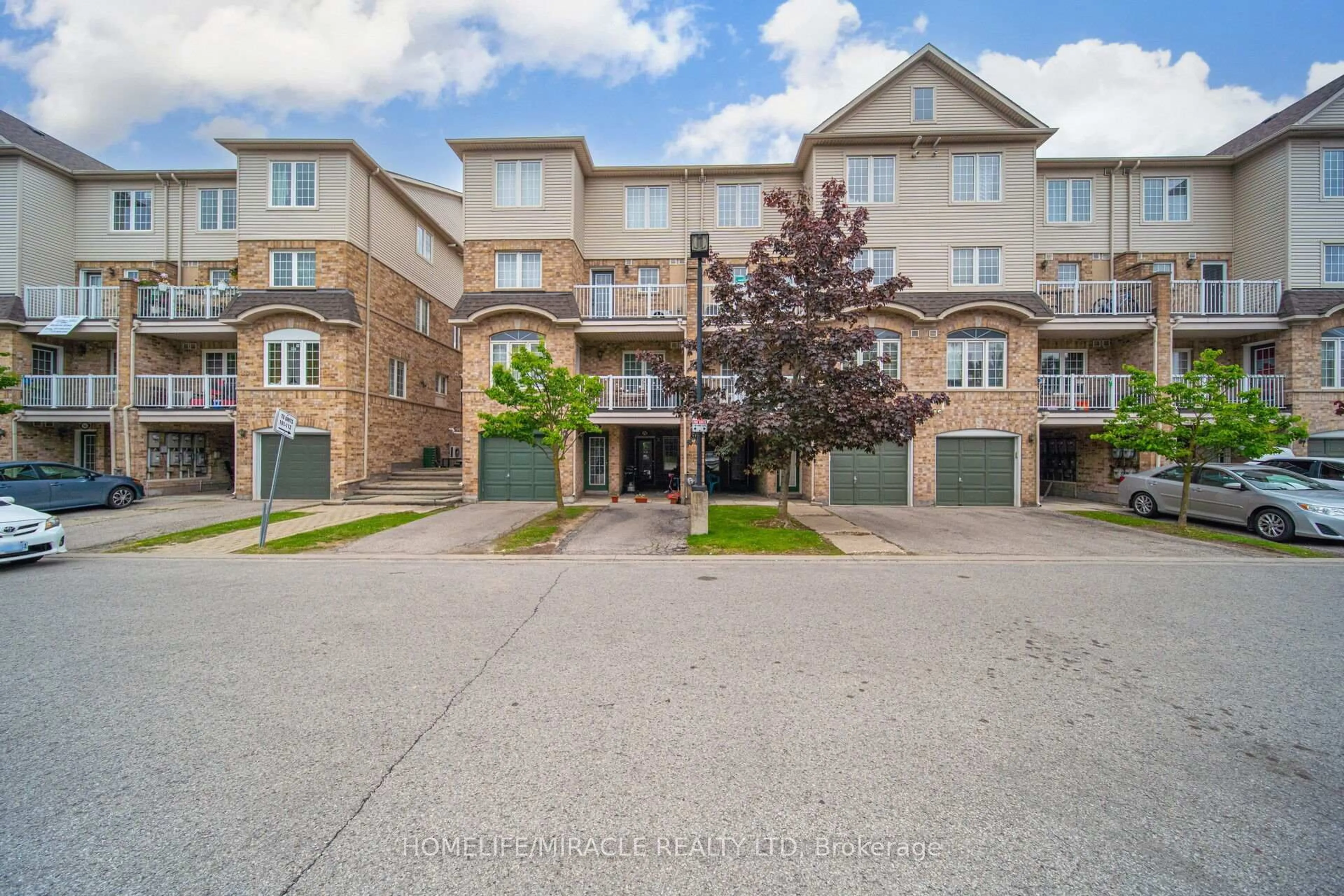 A pic from outside/outdoor area/front of a property/back of a property/a pic from drone, street for 42 Pinery Tr #74, Toronto Ontario M1B 6K2